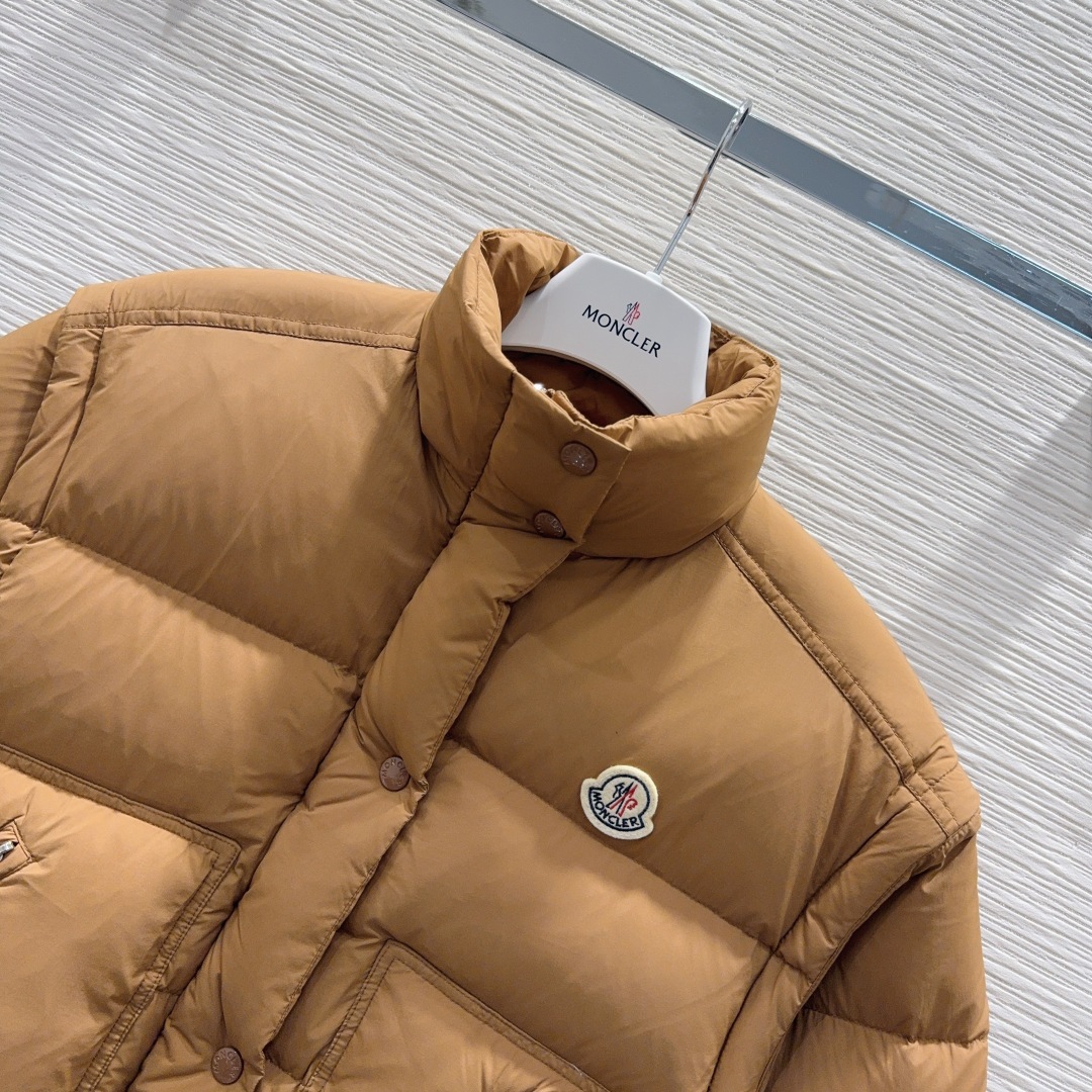🛍️Moncle*👑2025FW新款羽绒服 90%鹅绒 充绒量68克 整体保暖效果拉满，常规款羽绒服 休