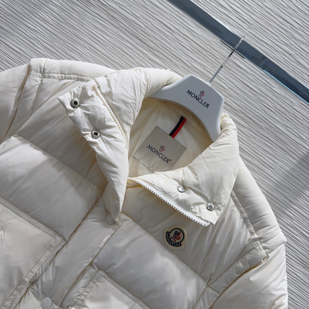 🛍️Moncle*👑2025FW新款羽绒服 90%鹅绒 充绒量68克 整体保暖效果拉满，常规款羽绒服 休