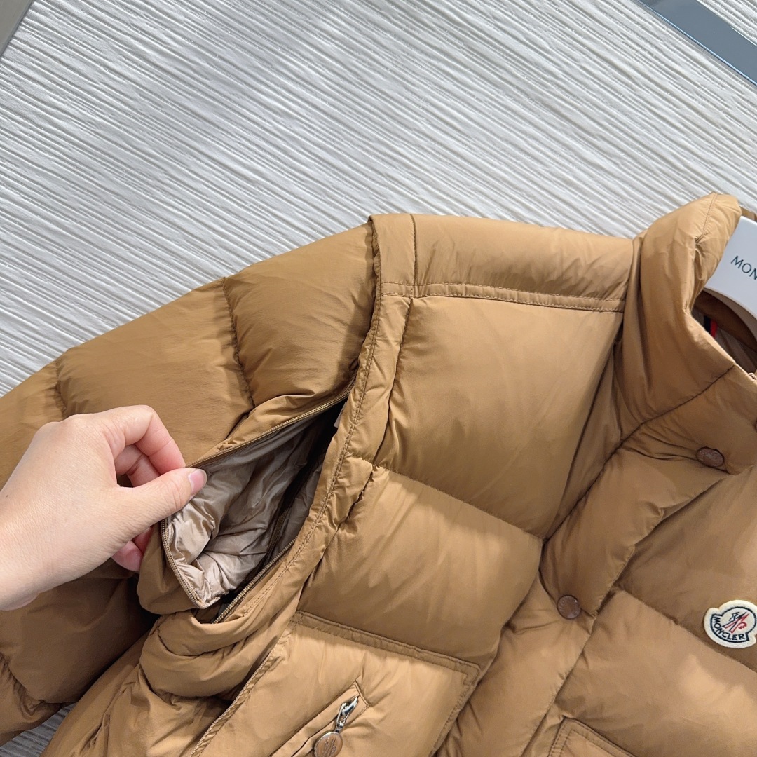 🛍️Moncle*👑2025FW新款羽绒服 90%鹅绒 充绒量68克 整体保暖效果拉满，常规款羽绒服 休