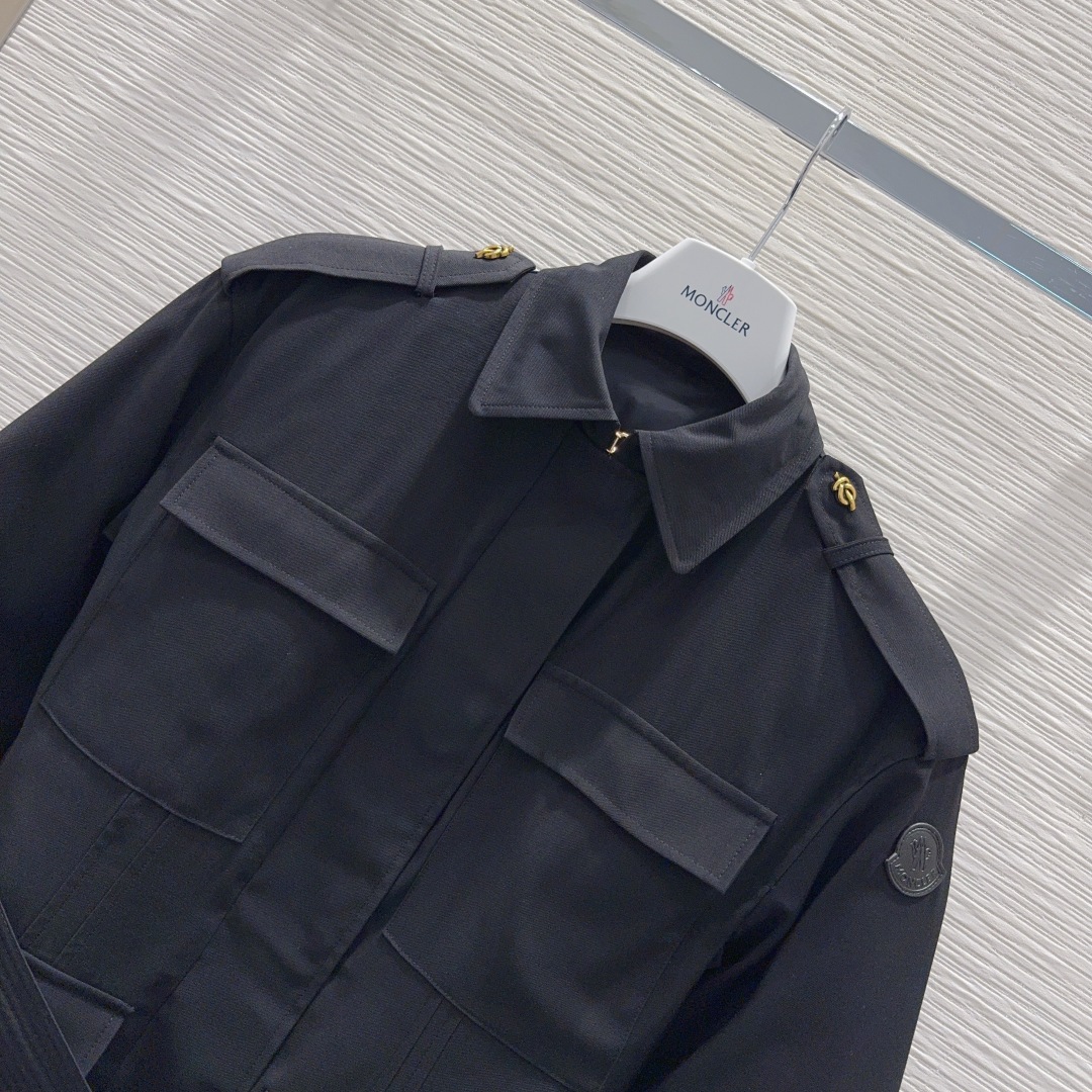 🛍️ Moncle* 👑2025FW新款羽绒服假两件套 整体保暖效果拉满，常规款羽绒服 休闲时尚，经典l