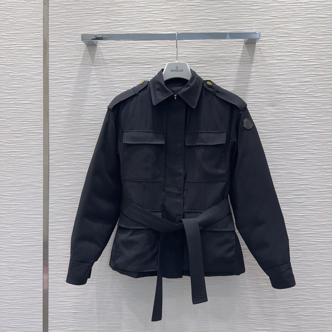 🛍️ Moncle* 👑2025FW新款羽绒服假两件套 整体保暖效果拉满，常规款羽绒服 休闲时尚，经典l