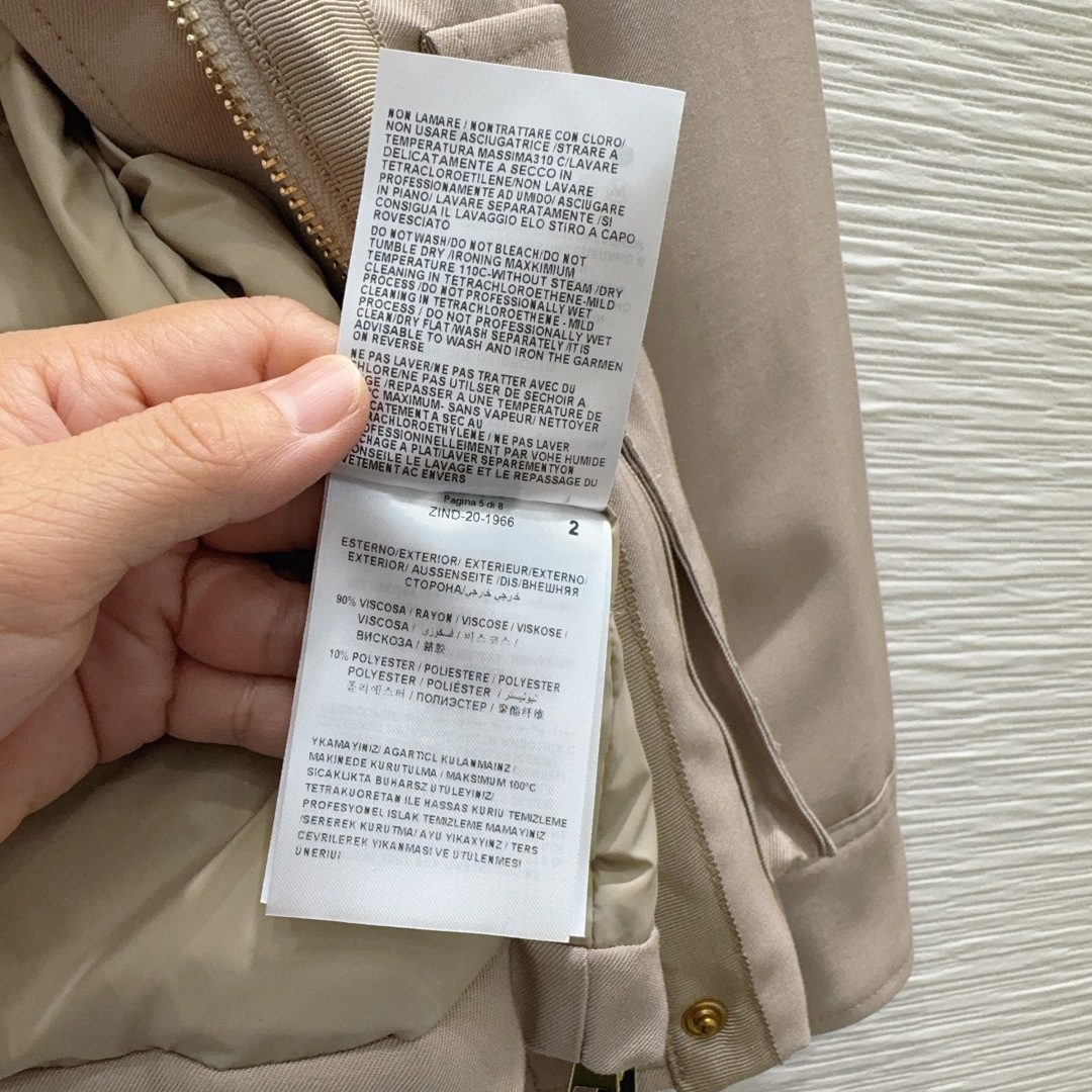 🛍️ Moncle* 👑2025FW新款羽绒服假两件套 整体保暖效果拉满，常规款羽绒服 休闲时尚，经典l