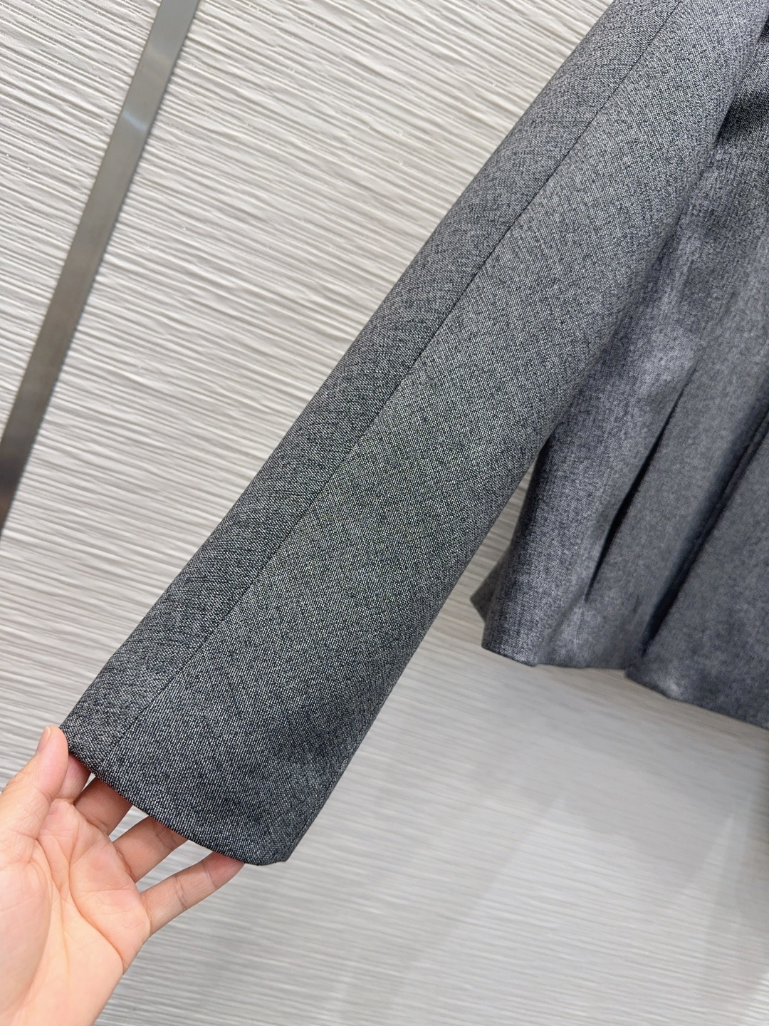 🛍️ Christian Dio* 👑锁定2025FW最新品百搭时尚外套 经典又有型 自带气场 面料质感