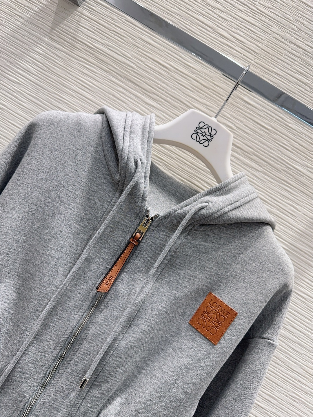 🛍️Loe w*e👑 2025FW新款套装 上身显瘦又提升时髦度，优雅气质单品。衣橱必备！做工品质看细节