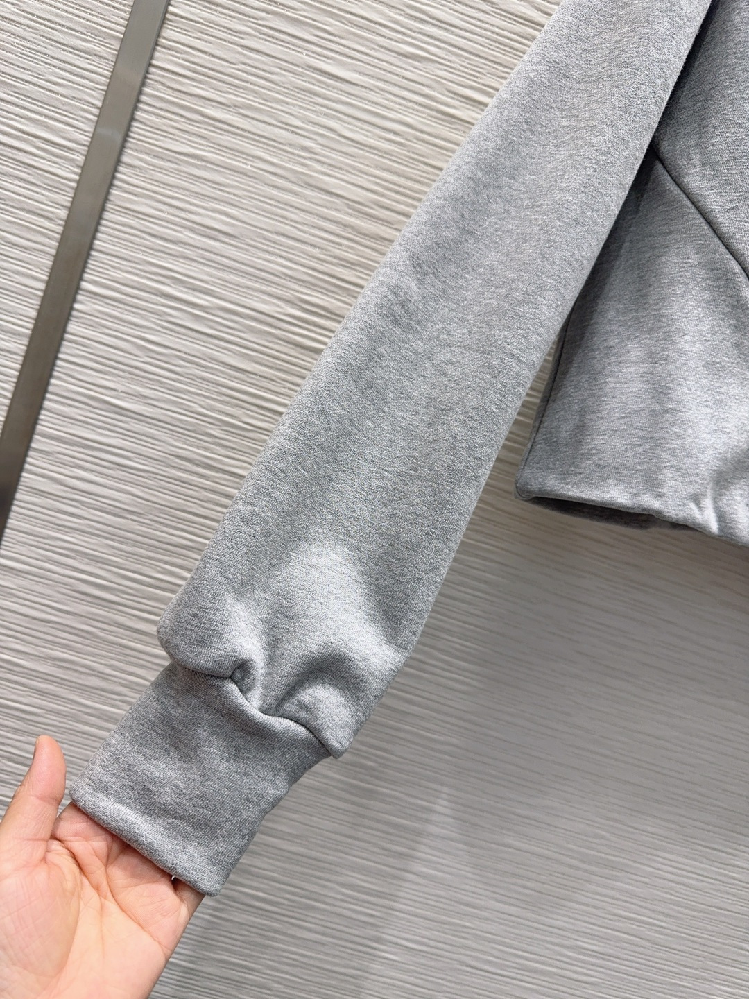 🛍️Loe w*e👑 2025FW新款套装 上身显瘦又提升时髦度，优雅气质单品。衣橱必备！做工品质看细节