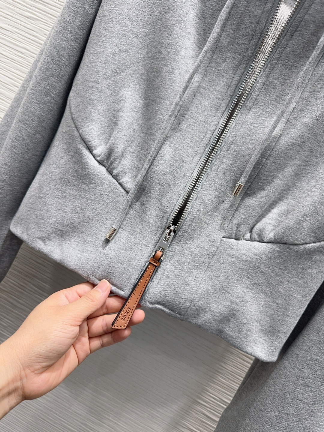 🛍️Loe w*e👑 2025FW新款套装 上身显瘦又提升时髦度，优雅气质单品。衣橱必备！做工品质看细节