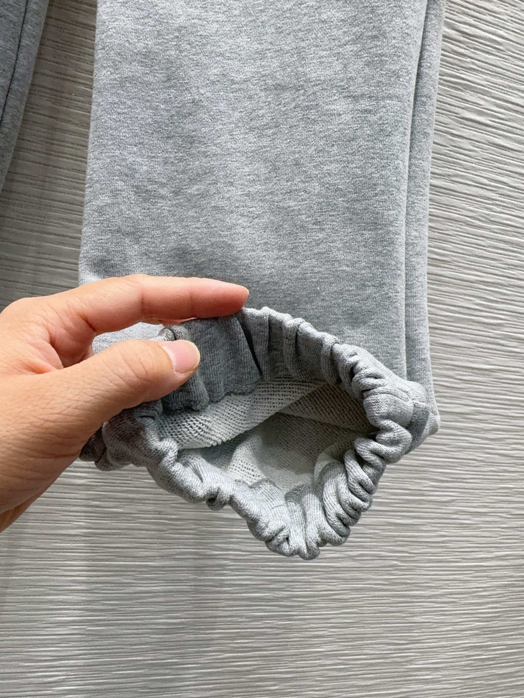 🛍️Loe w*e👑 2025FW新款套装 上身显瘦又提升时髦度，优雅气质单品。衣橱必备！做工品质看细节