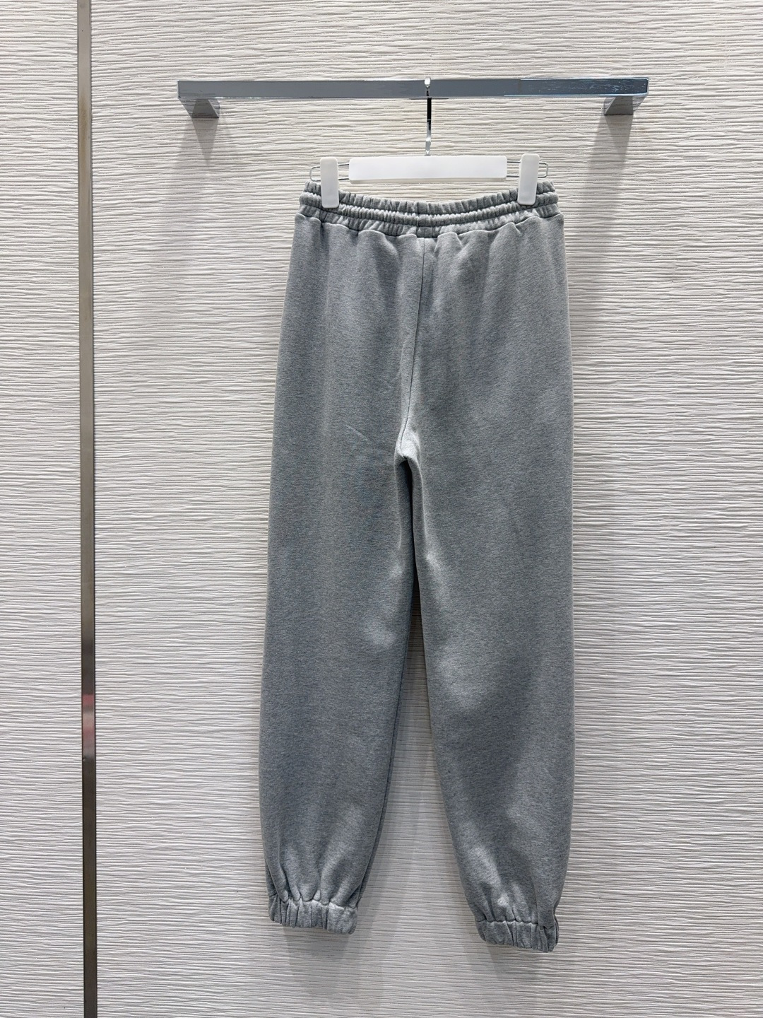 🛍️Loe w*e👑 2025FW新款套装 上身显瘦又提升时髦度，优雅气质单品。衣橱必备！做工品质看细节