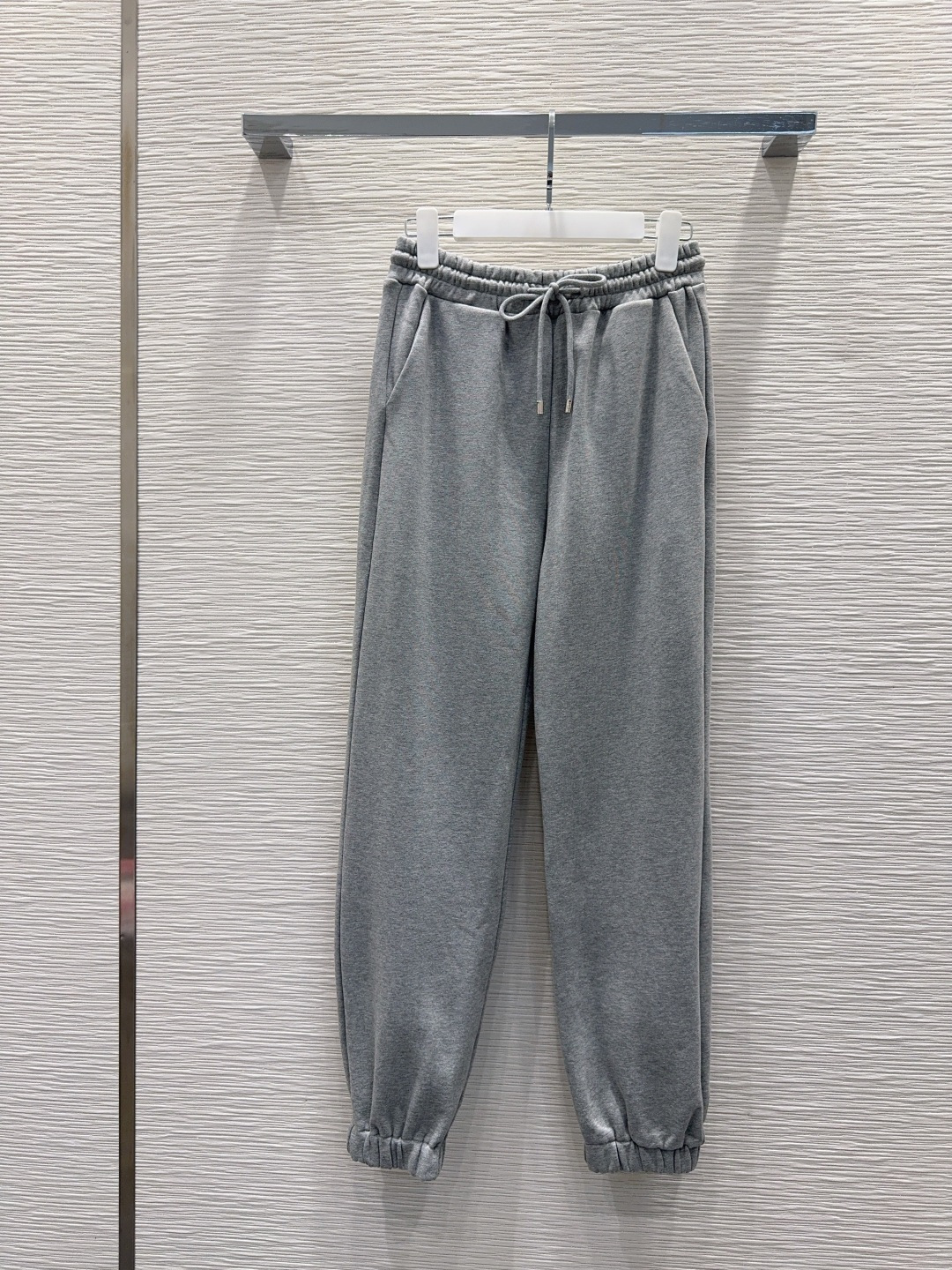 🛍️Loe w*e👑 2025FW新款套装 上身显瘦又提升时髦度，优雅气质单品。衣橱必备！做工品质看细节