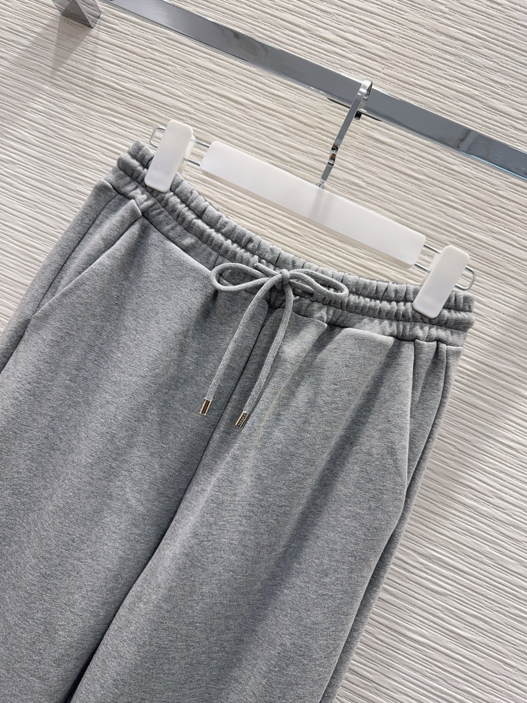 🛍️Loe w*e👑 2025FW新款套装 上身显瘦又提升时髦度，优雅气质单品。衣橱必备！做工品质看细节