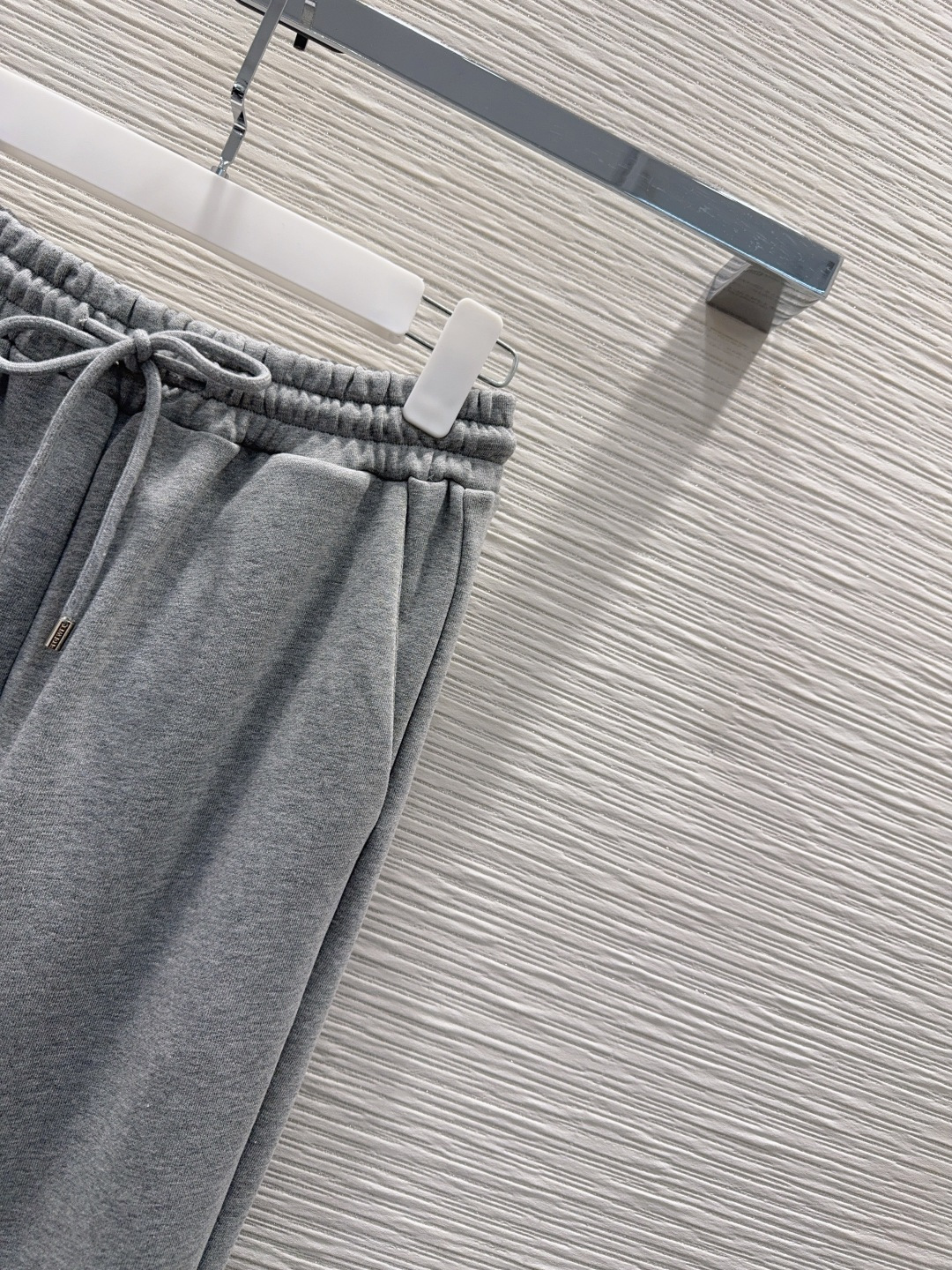 🛍️Loe w*e👑 2025FW新款套装 上身显瘦又提升时髦度，优雅气质单品。衣橱必备！做工品质看细节