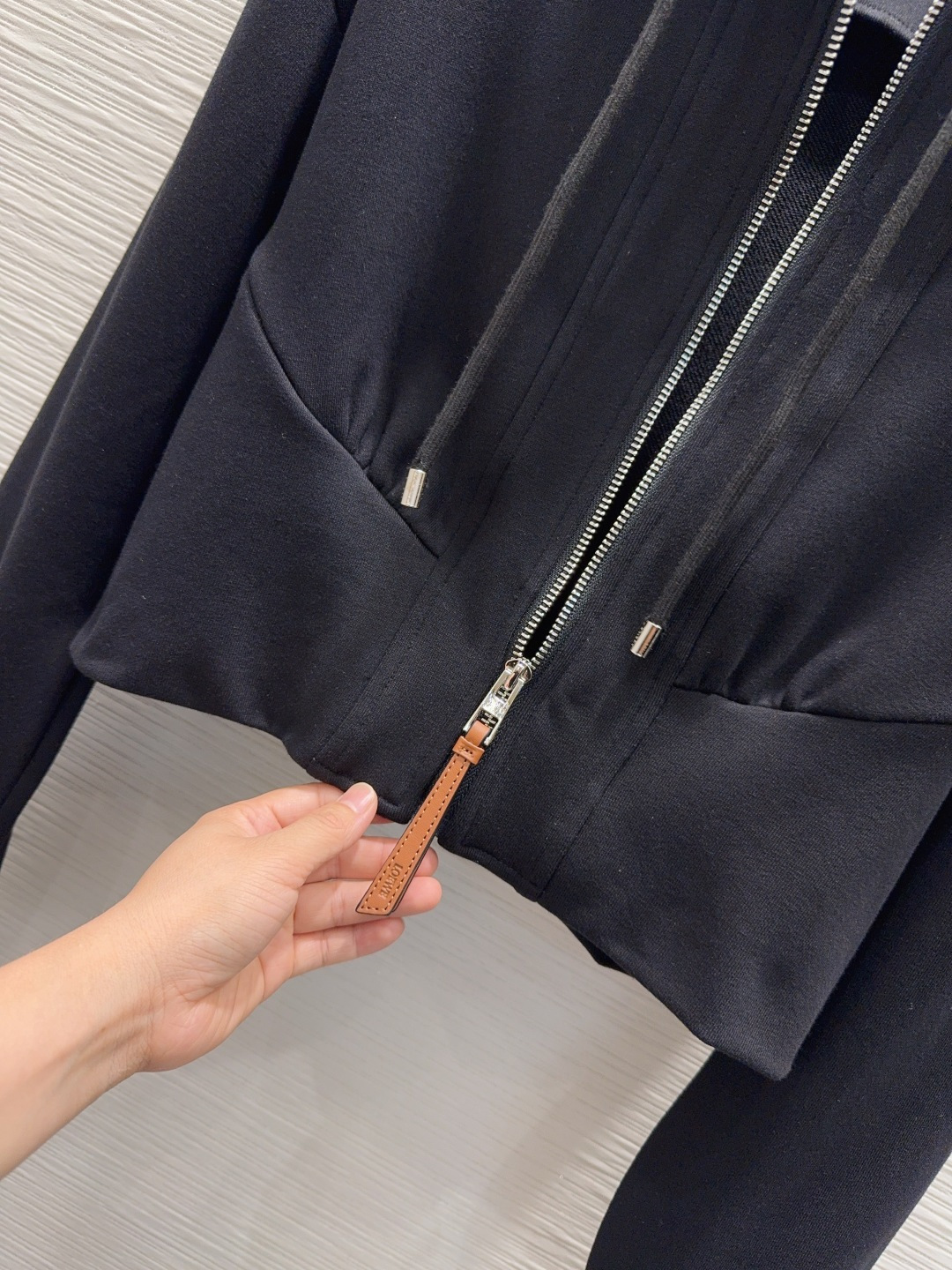 🛍️Loe w*e👑 2025FW新款套装 上身显瘦又提升时髦度，优雅气质单品。衣橱必备！做工品质看细节