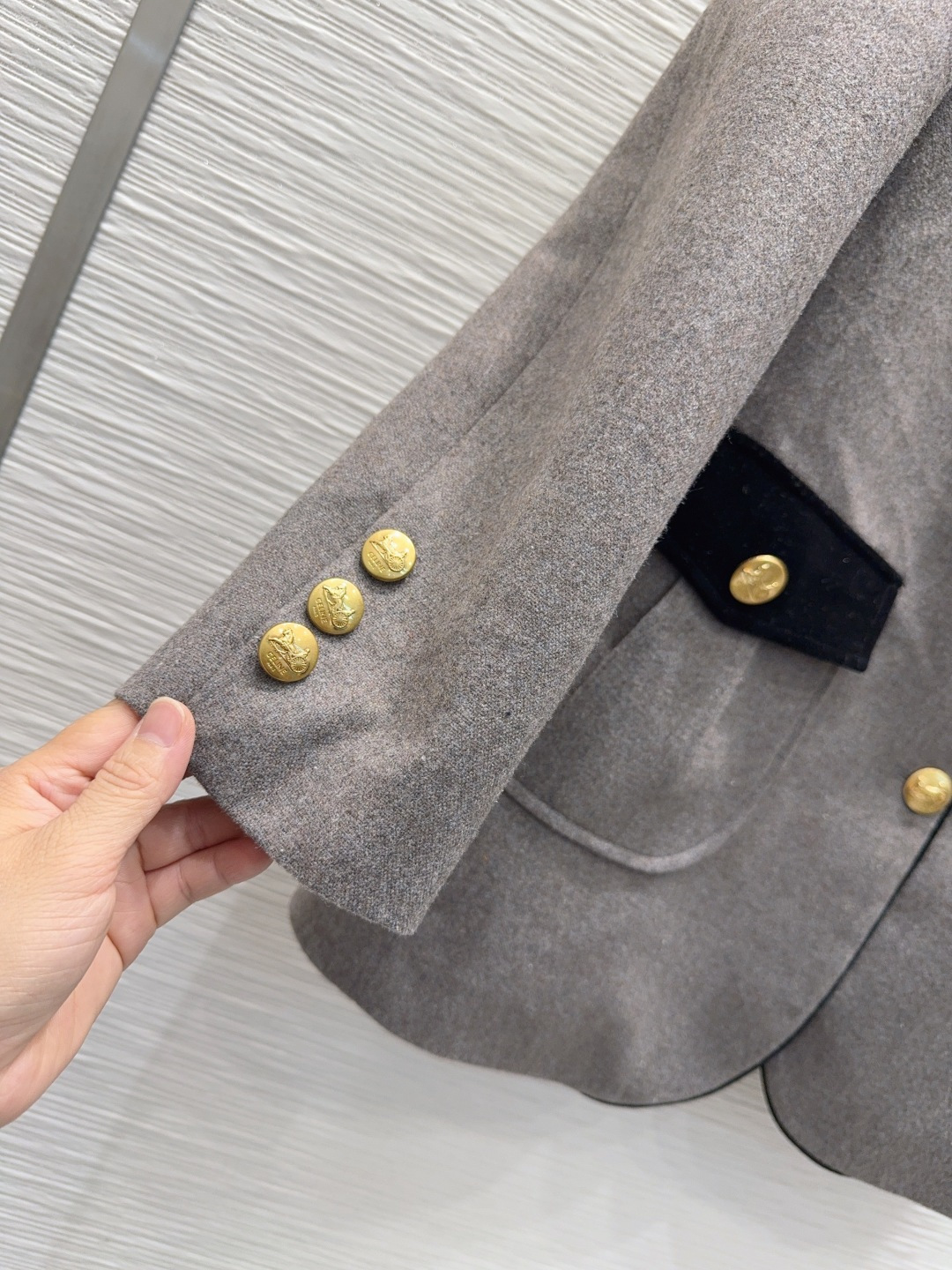 🛍️ Celin* 👑锁定2025FW最新品百搭时尚外套 经典又有型 自带气场 面料质感很奈斯 时髦又高