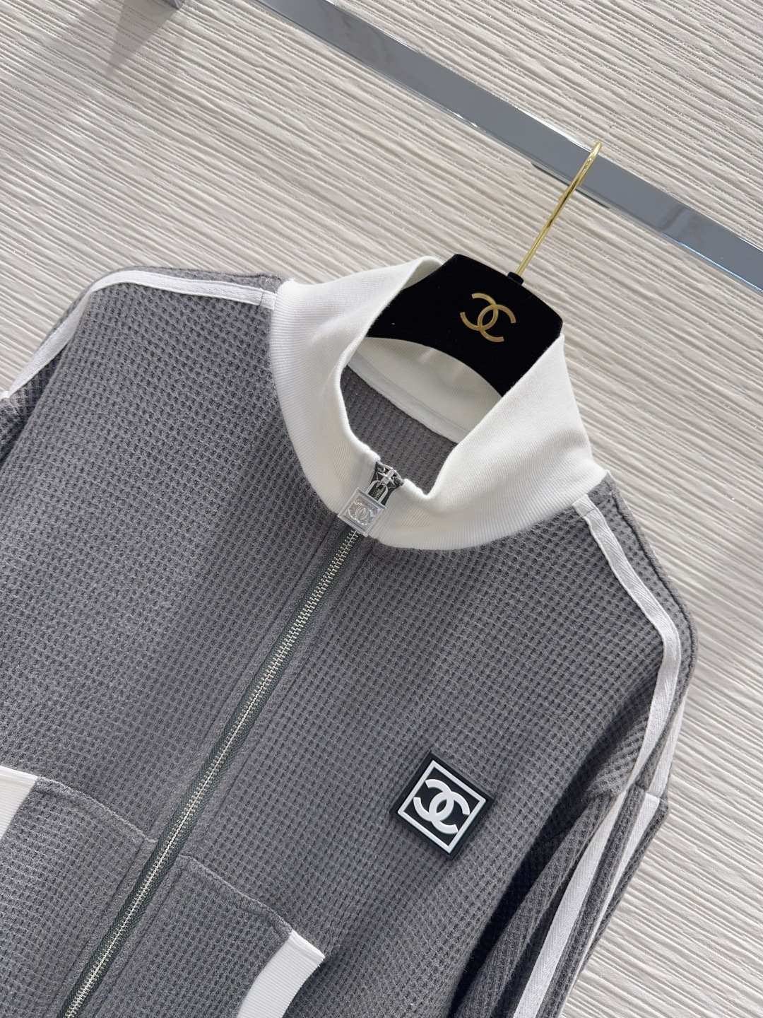 🛍️ Chane* 👑 2025FW新款套装 上身显瘦又提升时髦度，优雅气质，衣橱必备！做工品质看细节。