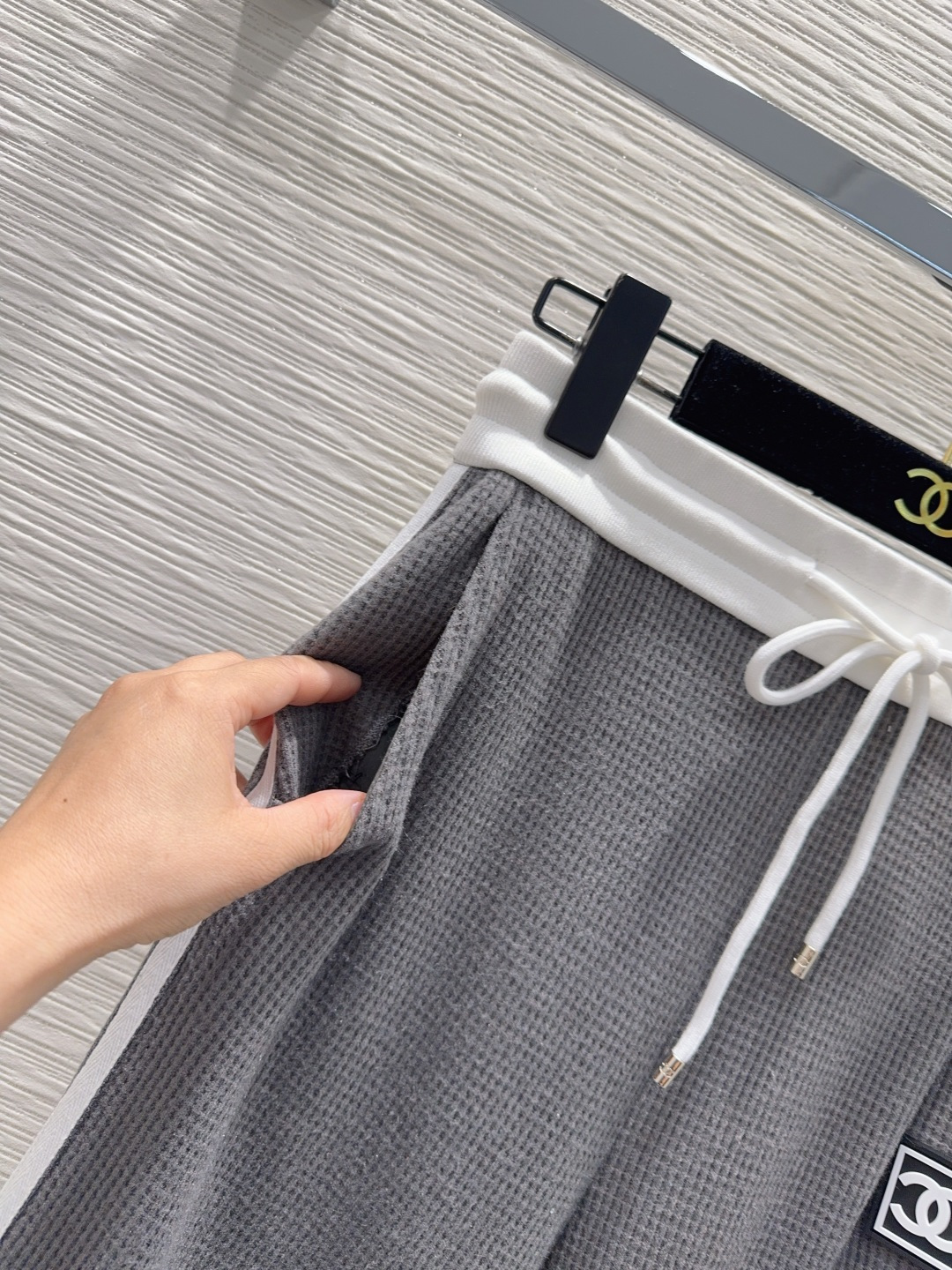 🛍️ Chane* 👑 2025FW新款套装 上身显瘦又提升时髦度，优雅气质，衣橱必备！做工品质看细节。