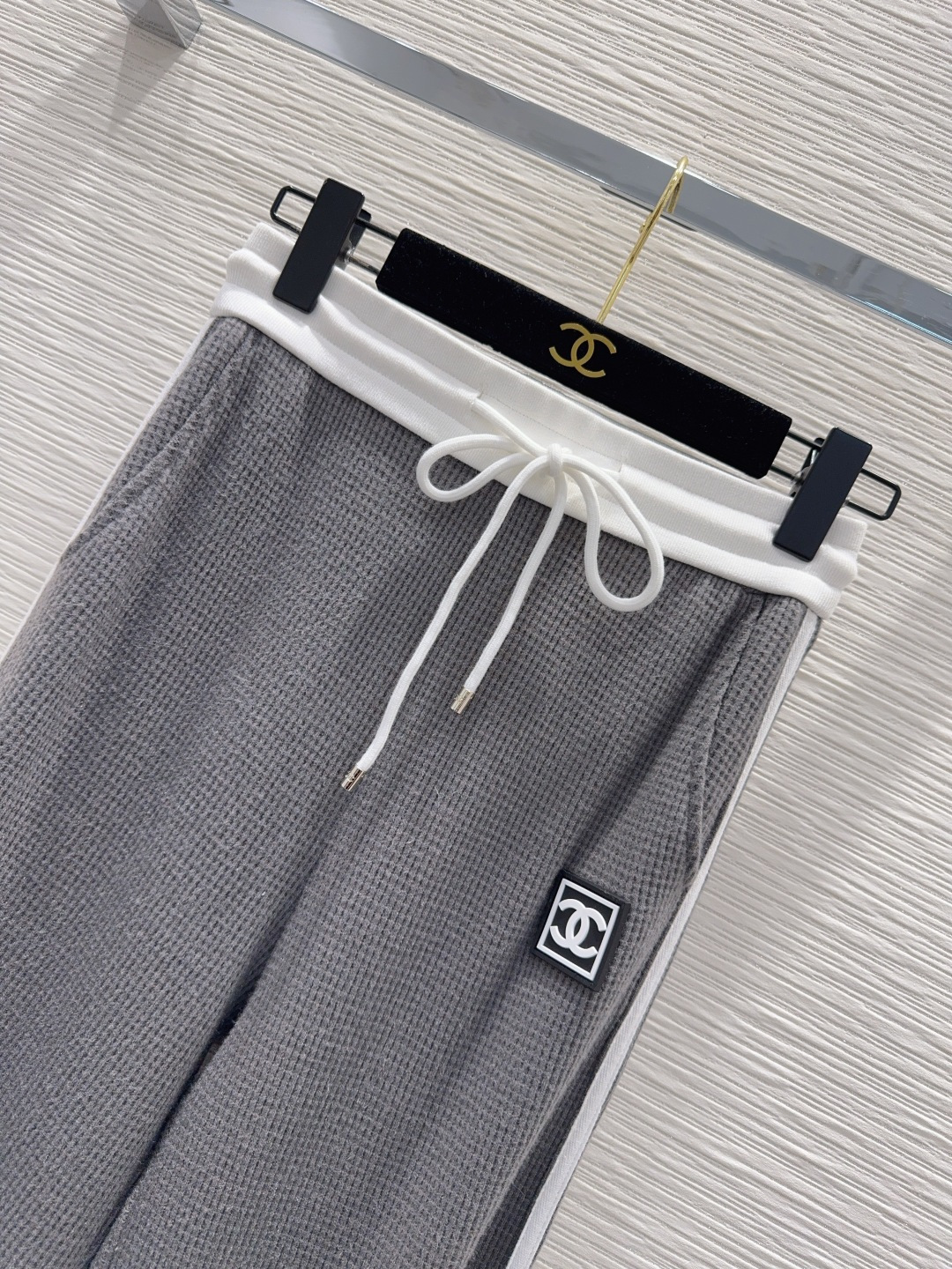 🛍️ Chane* 👑 2025FW新款套装 上身显瘦又提升时髦度，优雅气质，衣橱必备！做工品质看细节。