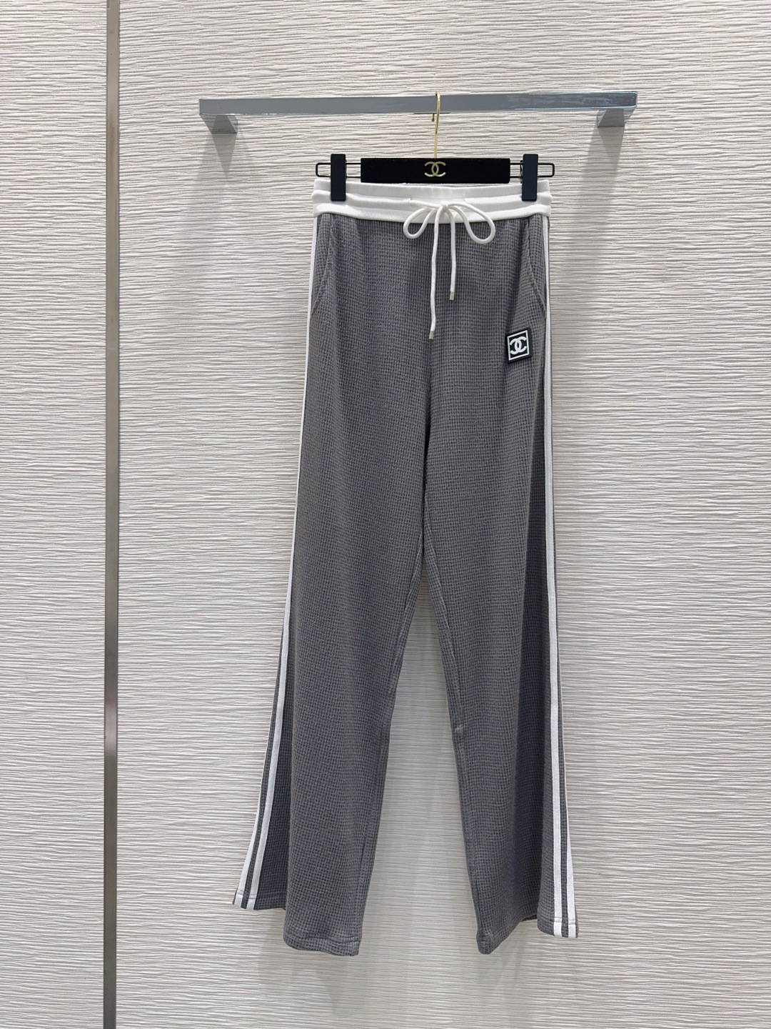 🛍️ Chane* 👑 2025FW新款套装 上身显瘦又提升时髦度，优雅气质，衣橱必备！做工品质看细节。