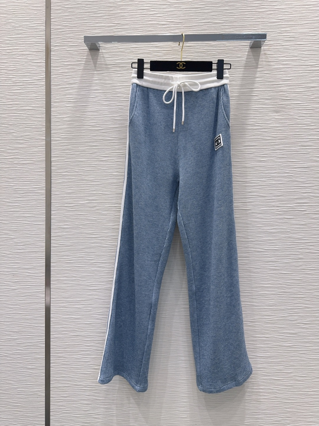 🛍️ Chane* 👑 2025FW新款套装 上身显瘦又提升时髦度，优雅气质，衣橱必备！做工品质看细节。