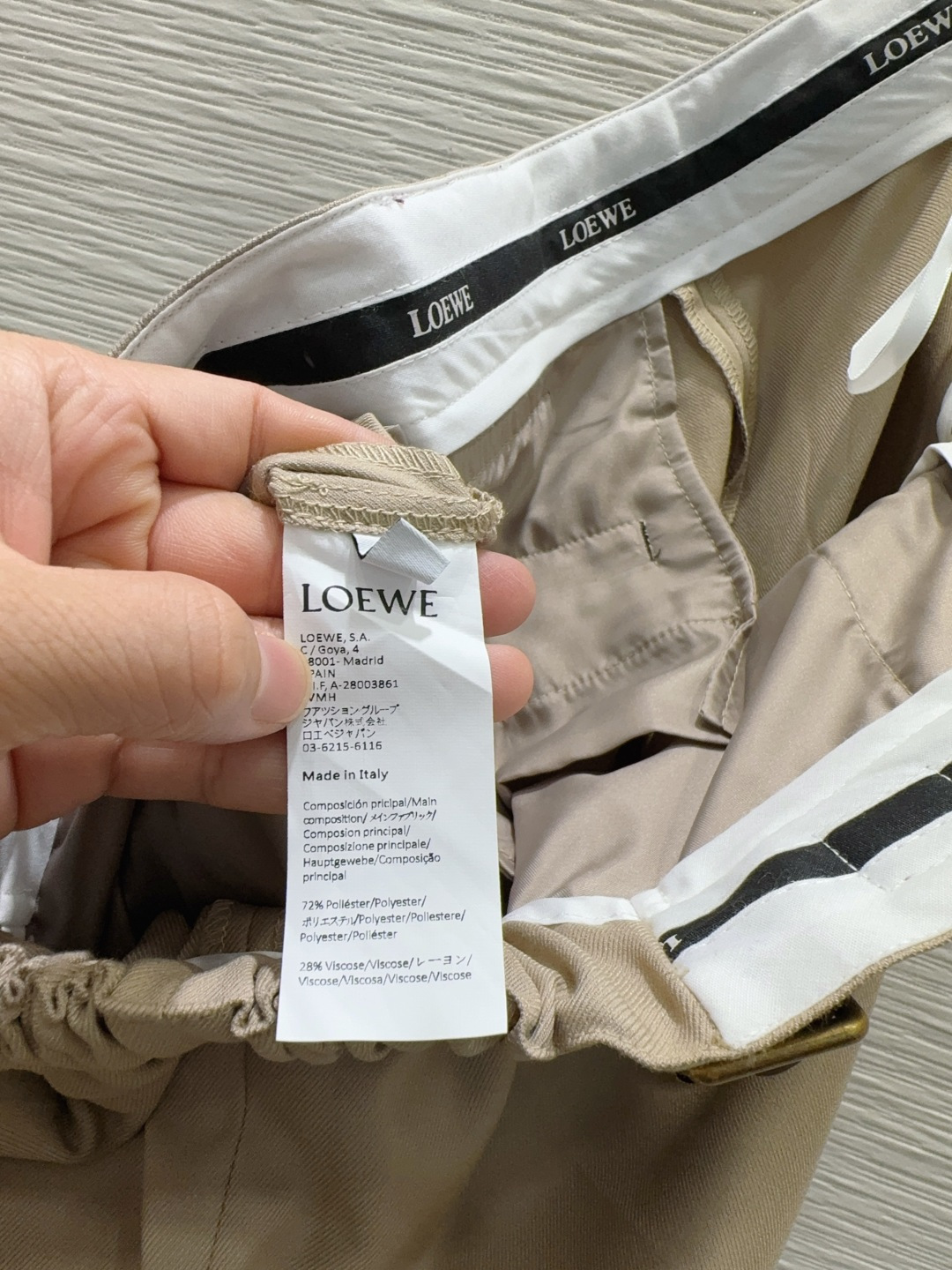 🛍️Loe w*e👑2025FW新款长裤 简洁大气 非常高级的进口质地 仔细看细节 颜色超正👍上身非常飒