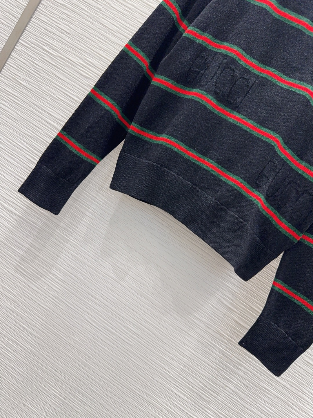 🛍️Gucc*👑2025FW新品 经典毛衣 100%羊毛 质感细腻软糯。经典减龄单品！版型不挑人上身巨显