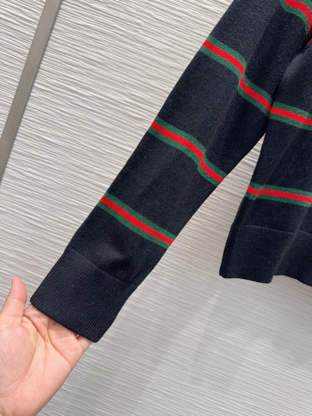 🛍️Gucc*👑2025FW新品 经典毛衣 100%羊毛 质感细腻软糯。经典减龄单品！版型不挑人上身巨显