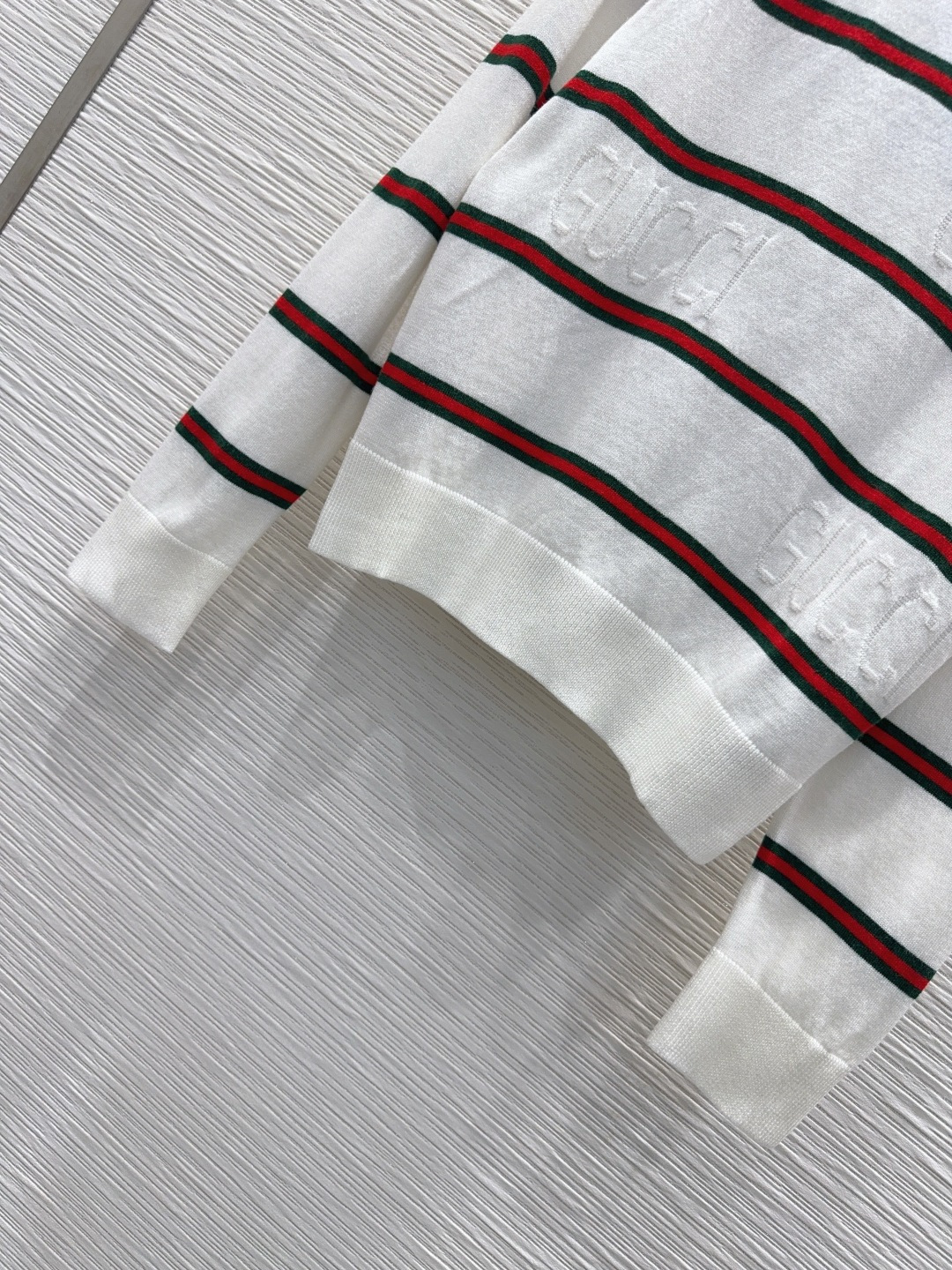 🛍️Gucc*👑2025FW新品 经典毛衣 100%羊毛 质感细腻软糯。经典减龄单品！版型不挑人上身巨显