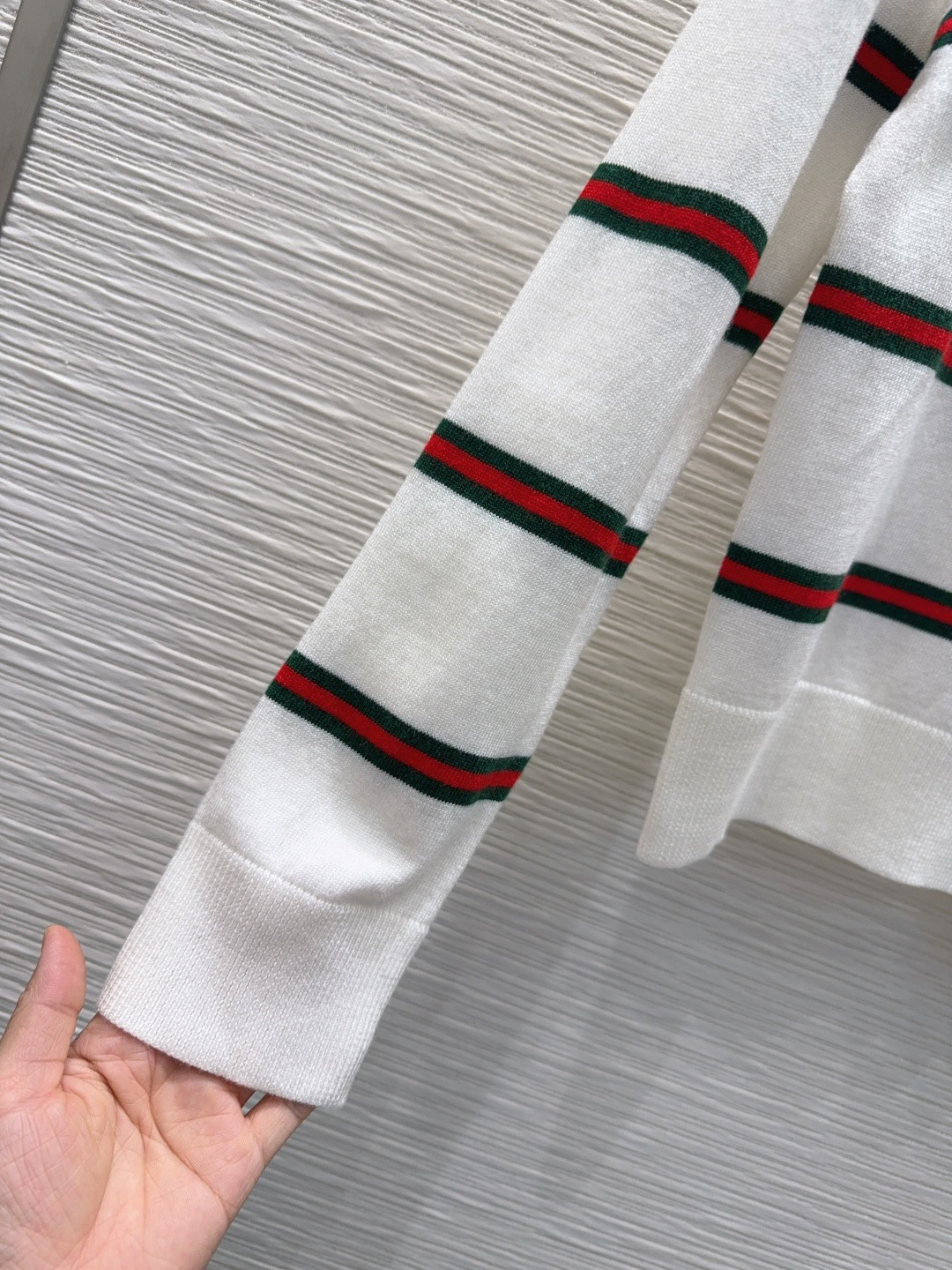 🛍️Gucc*👑2025FW新品 经典毛衣 100%羊毛 质感细腻软糯。经典减龄单品！版型不挑人上身巨显