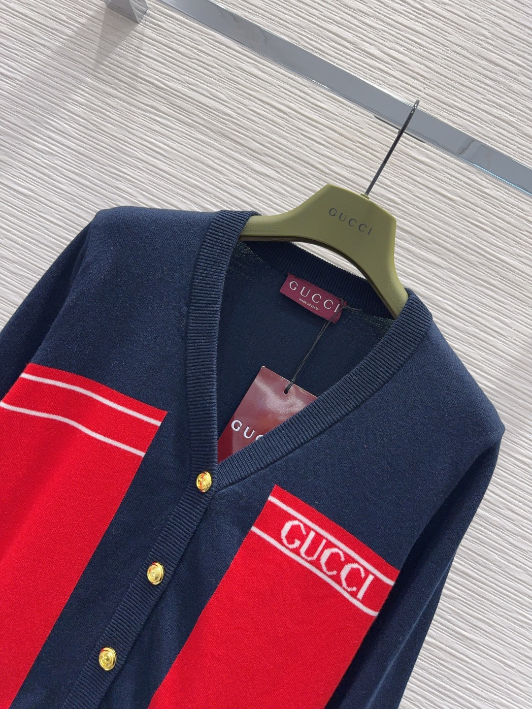 🛍️Gucc*👑2025FW新品 经典开衫毛衣 100%羊毛 质感细腻软糯。经典减龄单品！版型不挑人上身