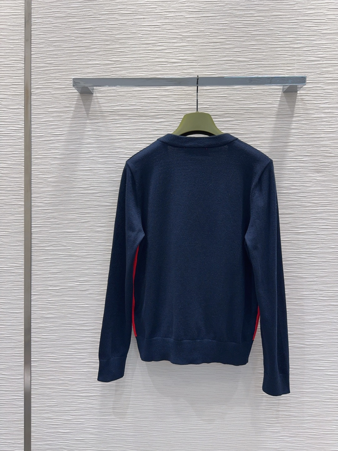 🛍️Gucc*👑2025FW新品 经典开衫毛衣 100%羊毛 质感细腻软糯。经典减龄单品！版型不挑人上身