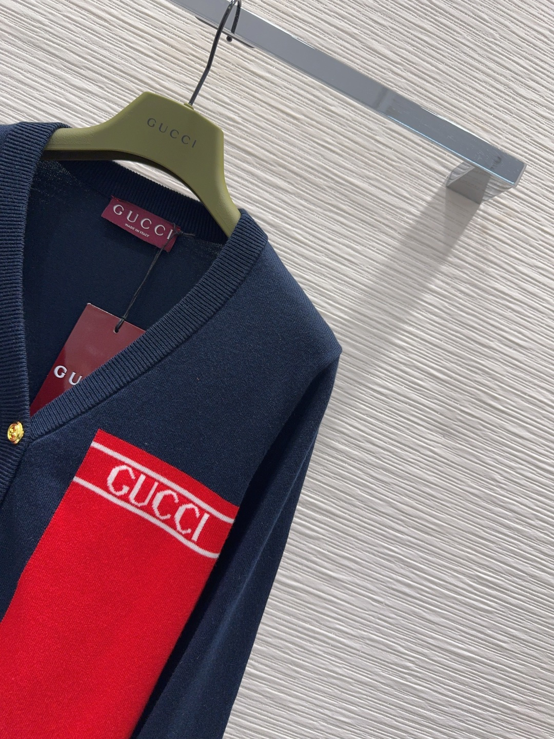 🛍️Gucc*👑2025FW新品 经典开衫毛衣 100%羊毛 质感细腻软糯。经典减龄单品！版型不挑人上身