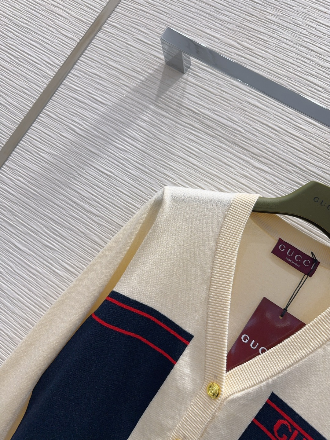 🛍️Gucc*👑2025FW新品 经典开衫毛衣 100%羊毛 质感细腻软糯。经典减龄单品！版型不挑人上身