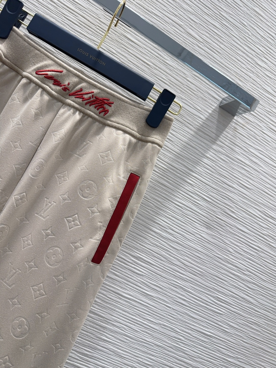 🛍️Louis Vuitto*👑2025FW新款长裤 不挑剔身形要求 上身特别赞！搭配的风格也很通吃 精