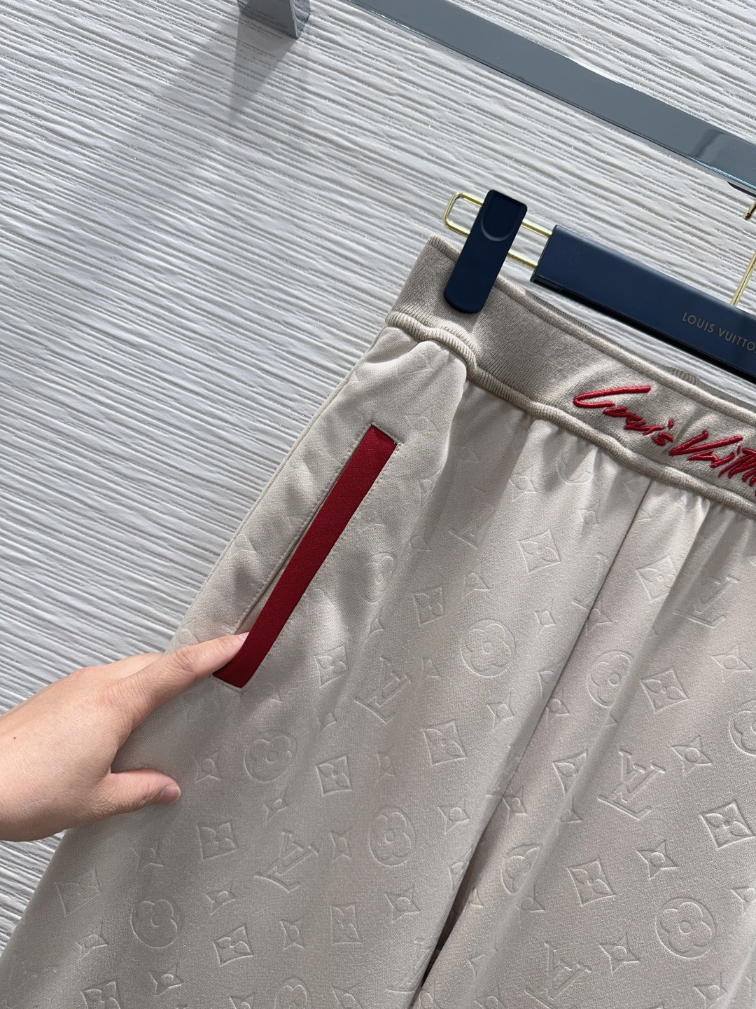 🛍️Louis Vuitto*👑2025FW新款长裤 不挑剔身形要求 上身特别赞！搭配的风格也很通吃 精