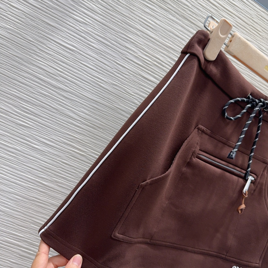 🛍️Miu Mi*👑2025FW套装 太空棉面料 舒适度极强 没有理由可以拒绝它。可A可飒的风格，日常通