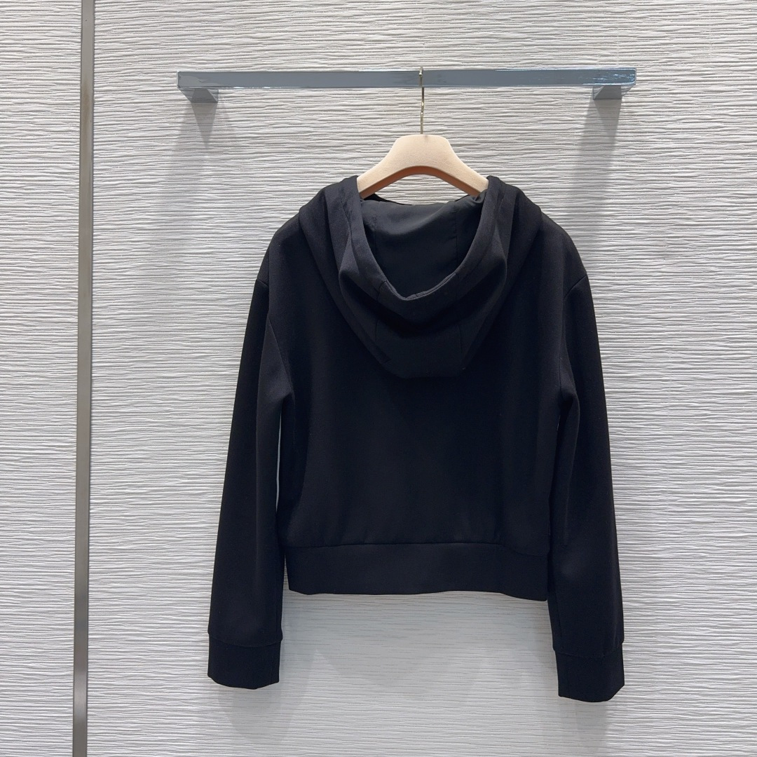 🛍️Miu Mi*👑2025FW套装 太空棉面料 舒适度极强 没有理由可以拒绝它。可A可飒的风格，日常通