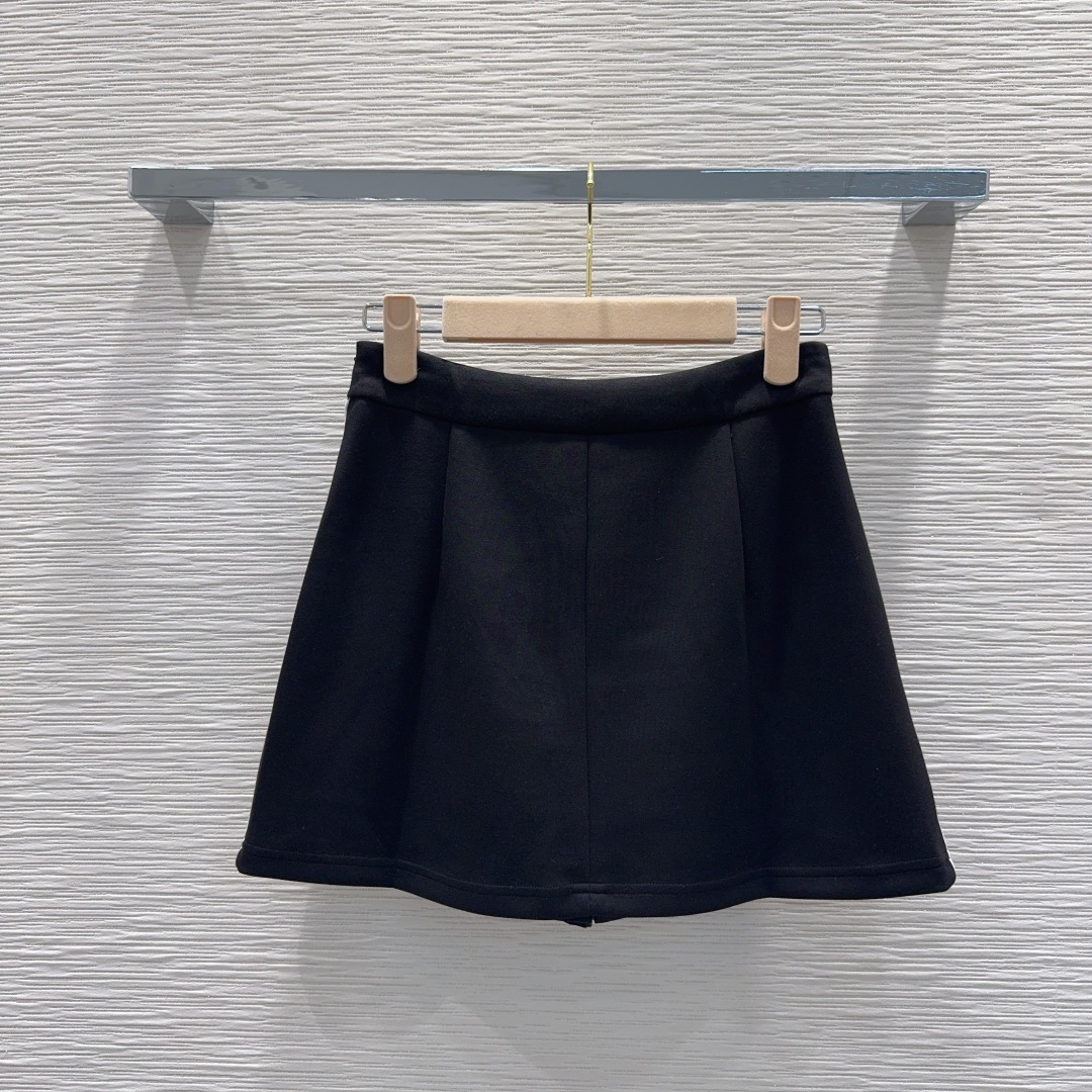 🛍️Miu Mi*👑2025FW套装 太空棉面料 舒适度极强 没有理由可以拒绝它。可A可飒的风格，日常通