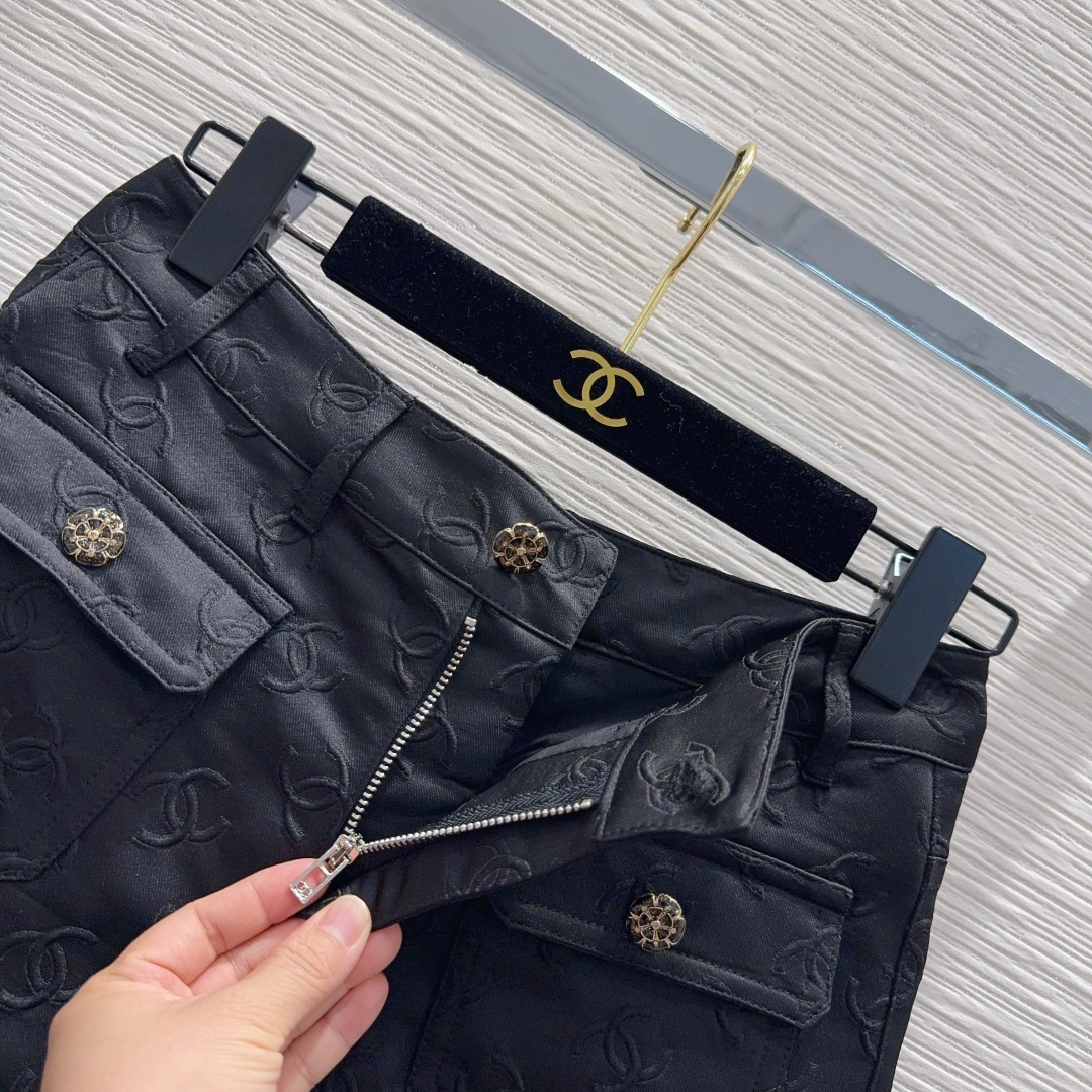 🛍️ Chane* 👑 2025FW新款小香风法式 系列出品 经典造型 一眼就爱上了，版型设计都很有名媛