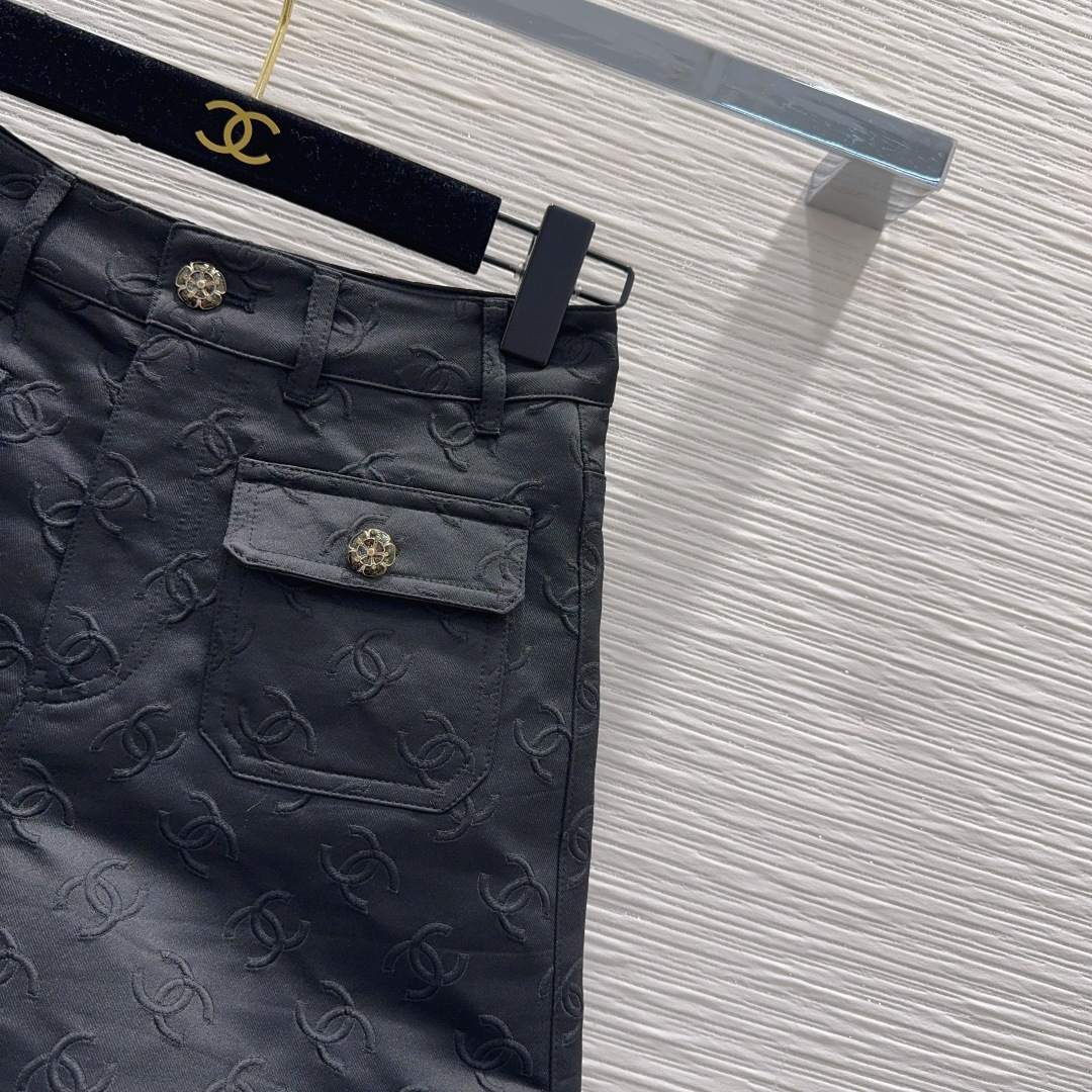 🛍️ Chane* 👑 2025FW新款小香风法式 系列出品 经典造型 一眼就爱上了，版型设计都很有名媛