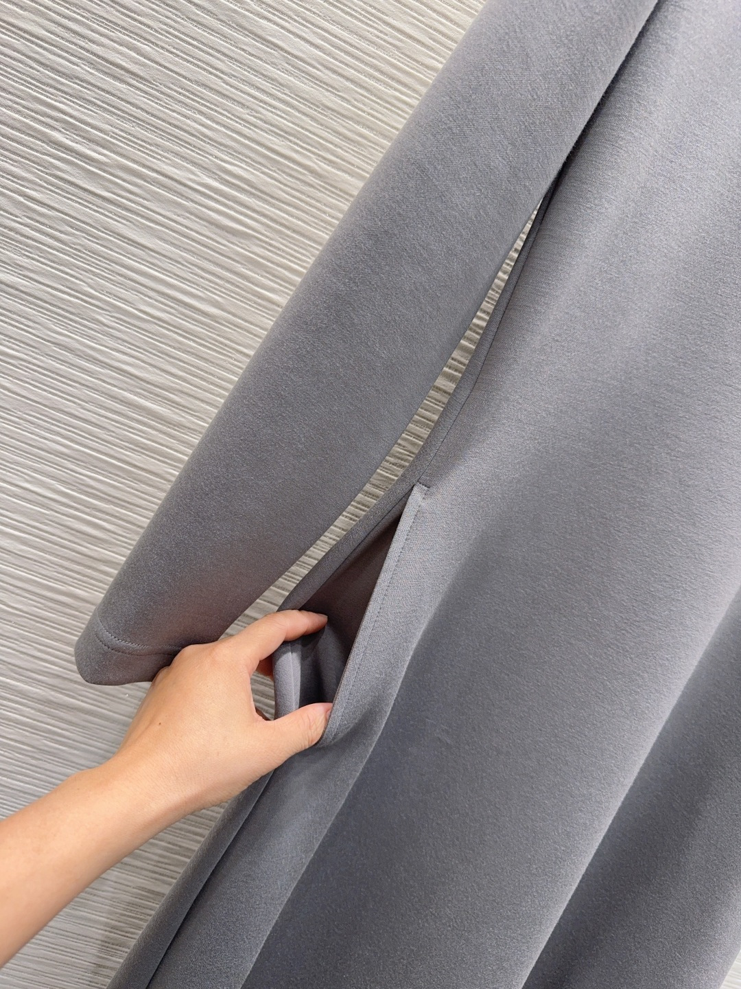 🛍️Christian Dio*👑2025FW最新T恤长裙 密度很高手感超好 真的费劲心血的一款！！相似