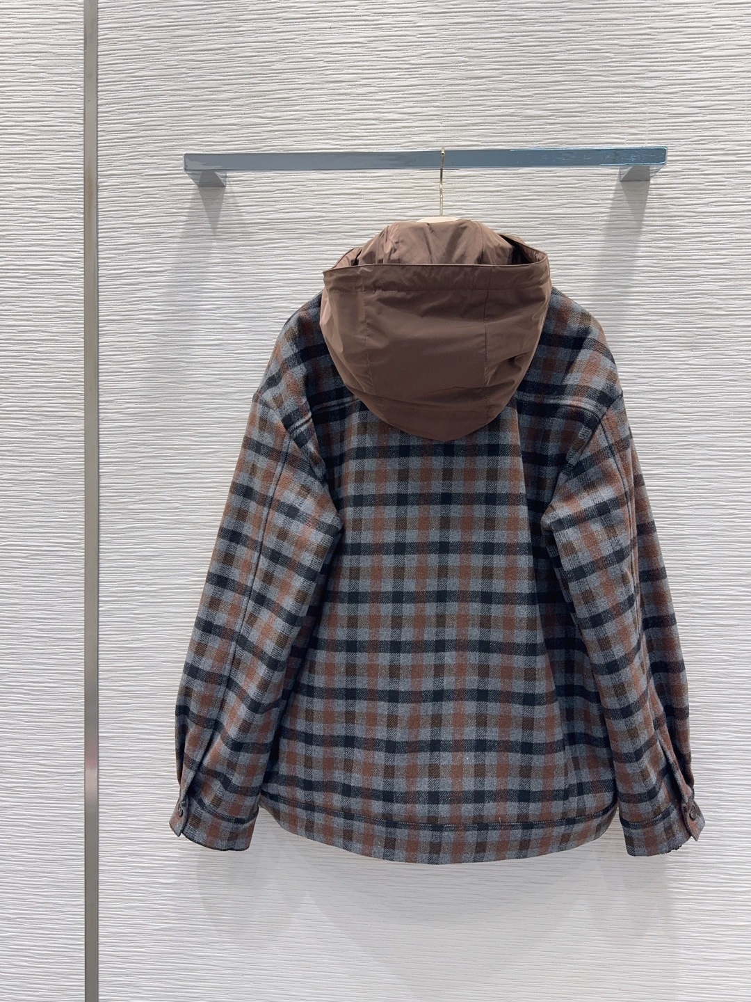 🛍️ Miu Mi* 👑2025FW新款外套 帽子可拆卸 经典格纹设计 面料柔软舒适，百搭经典款。具备标