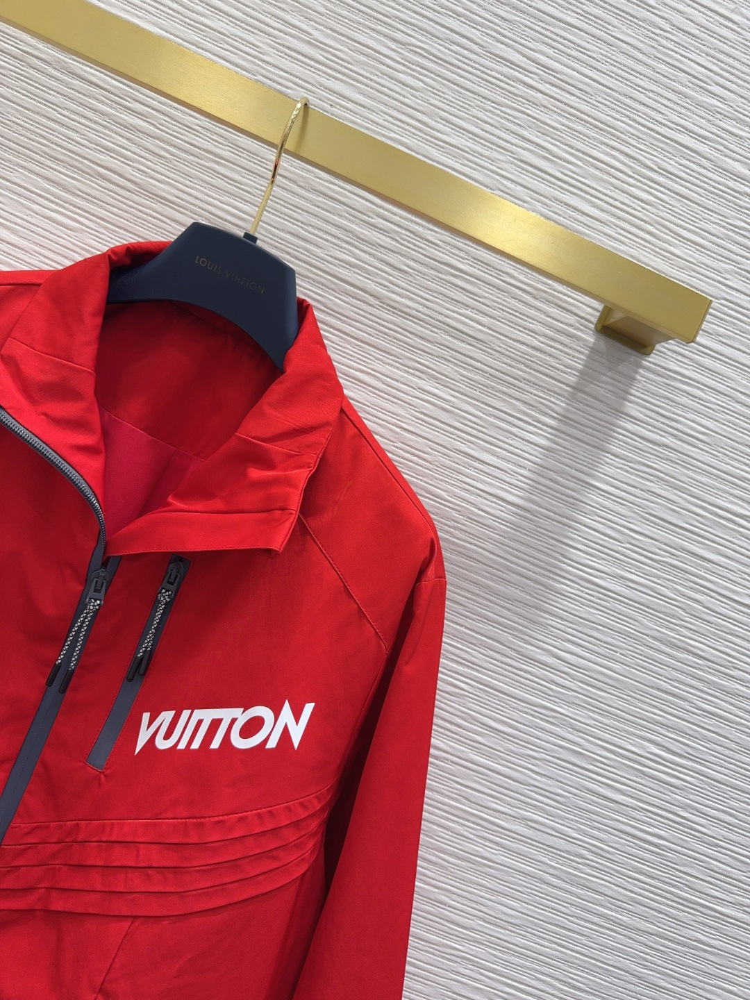 🛍️ Louis Vuitto* 👑 2025FW新款冲锋衣 时髦度爆棚 💯高级定制V家专属Logo 绝