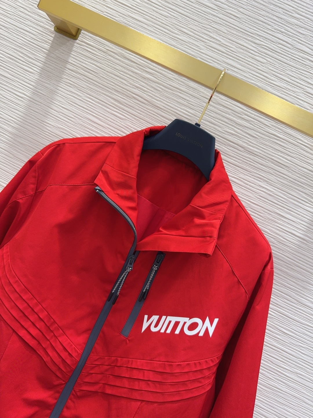 🛍️ Louis Vuitto* 👑 2025FW新款冲锋衣 时髦度爆棚 💯高级定制V家专属Logo 绝