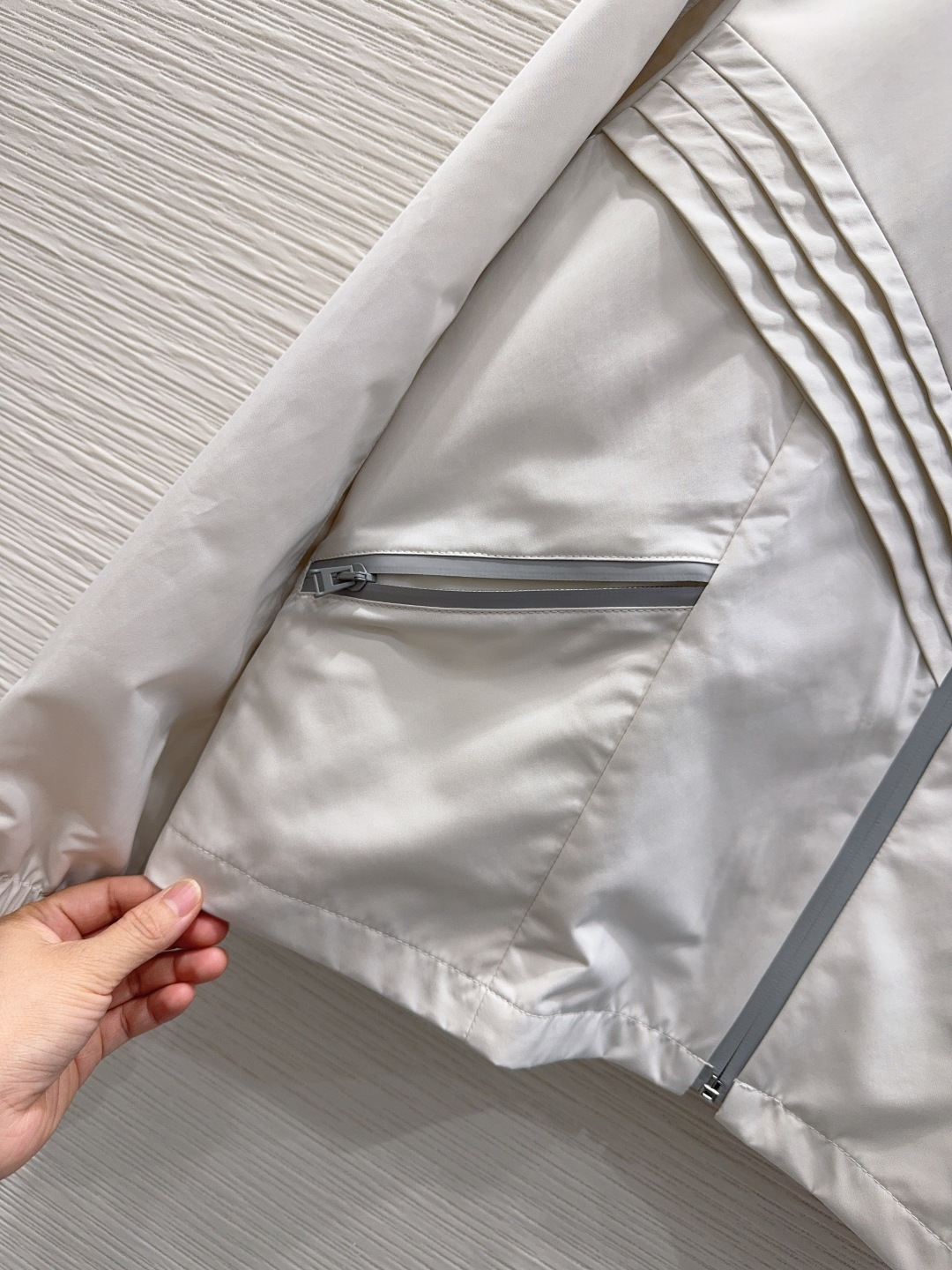 🛍️ Louis Vuitto* 👑 2025FW新款冲锋衣 时髦度爆棚 💯高级定制V家专属Logo 绝