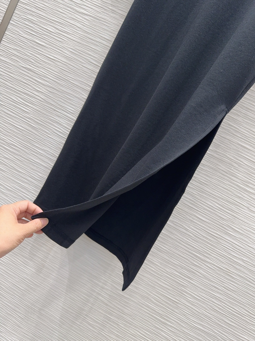 🛍️Louis Vuitto*👑2025FW新款连衣裙 密度很高手感超好 真的费劲心血的一款！！相似度极