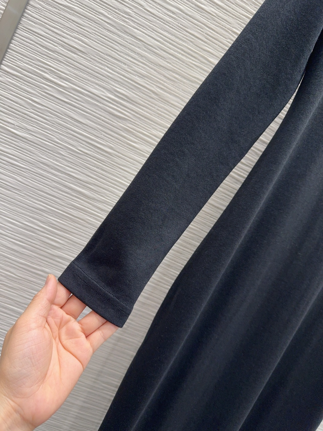 🛍️Louis Vuitto*👑2025FW新款连衣裙 密度很高手感超好 真的费劲心血的一款！！相似度极