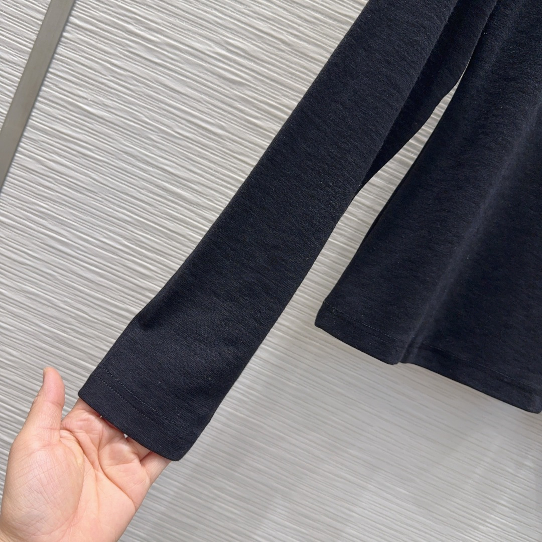 🛍️Loe w*e👑2025FW新款T恤 密度很高手感超好 真的费劲心血的一款！！细节完美常规版型！上身