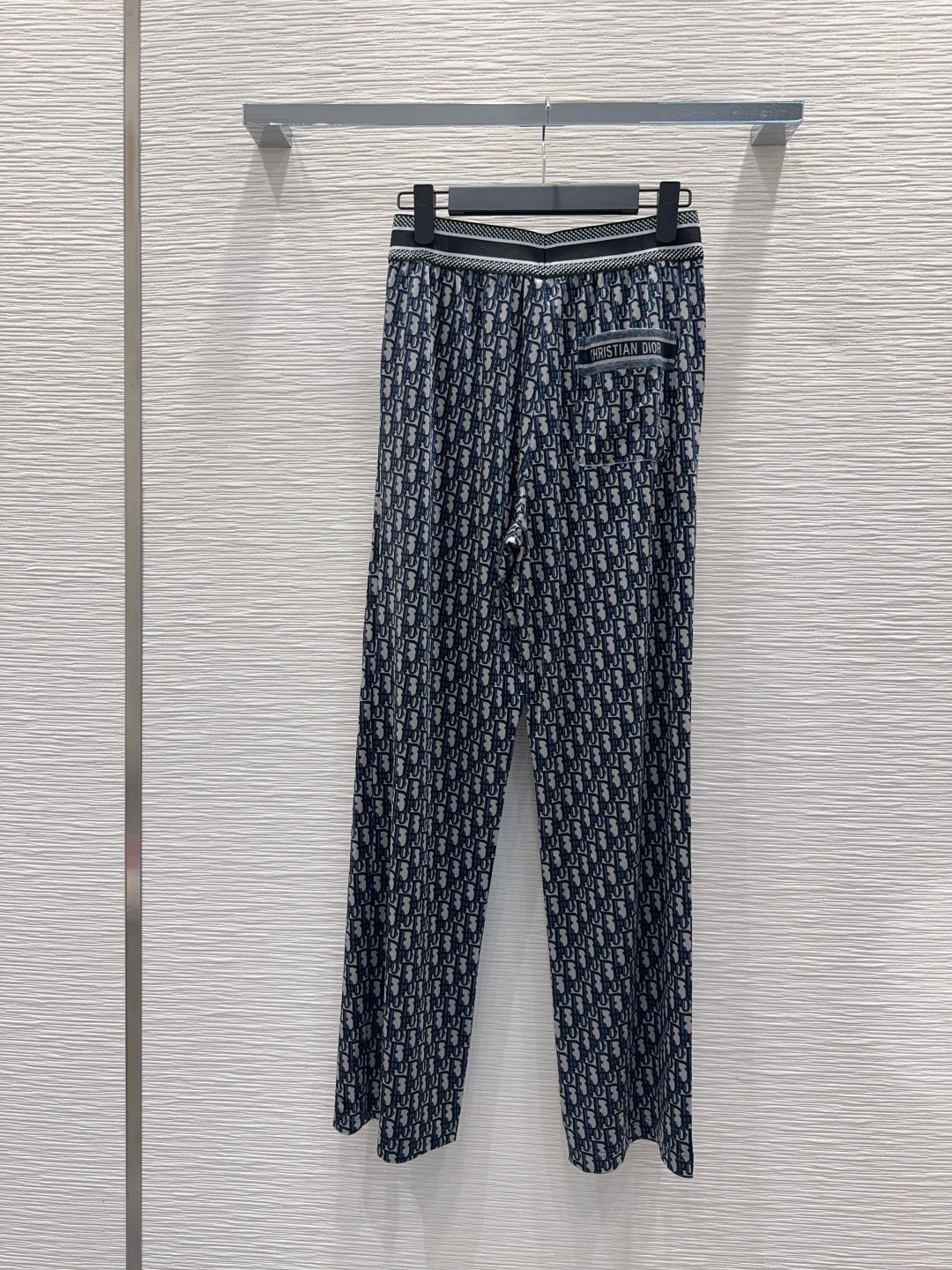 🛍️ Christian Dio* 👑2025FW新款丝绒长裤 不挑剔身形要求 上身特别赞！搭配的风格也