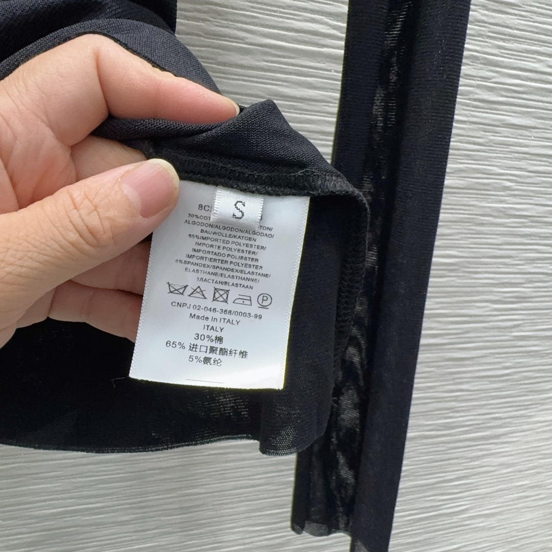 🛍️ Loe w*e 👑2025FW新款网纱打底衫 高级大气 柔软弹力很舒服 满满的穿搭高级感 半透视 