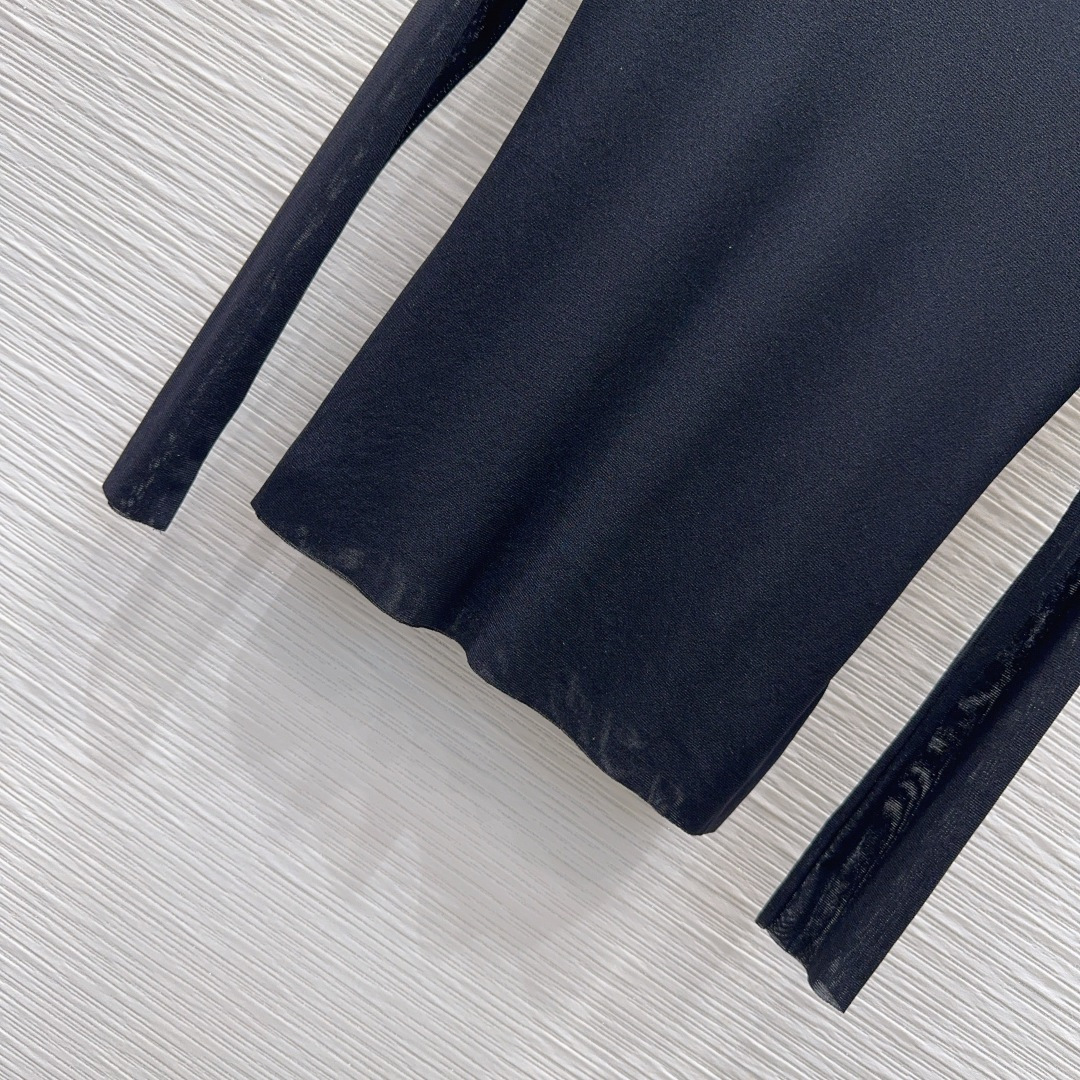 🛍️ Loe w*e 👑2025FW新款网纱打底衫 高级大气 柔软弹力很舒服 满满的穿搭高级感 半透视 