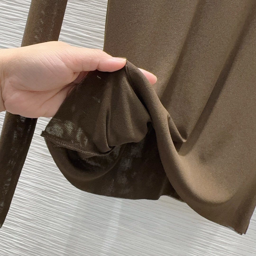 🛍️ Loe w*e 👑2025FW新款网纱打底衫 高级大气 柔软弹力很舒服 满满的穿搭高级感 半透视 